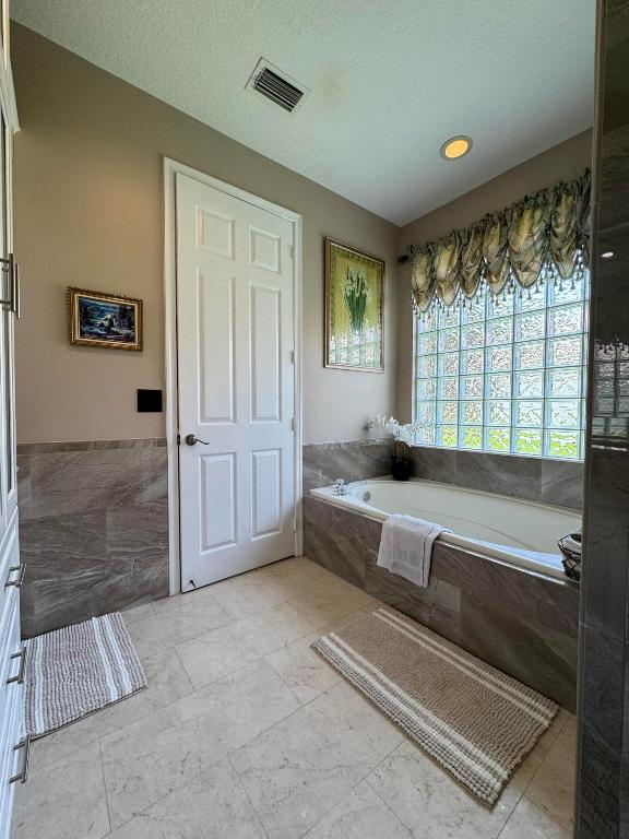 9158 Bay Point Circle