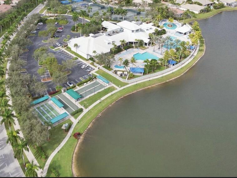 9158 Bay Point Circle