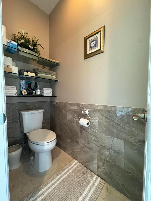 9158 Bay Point Circle