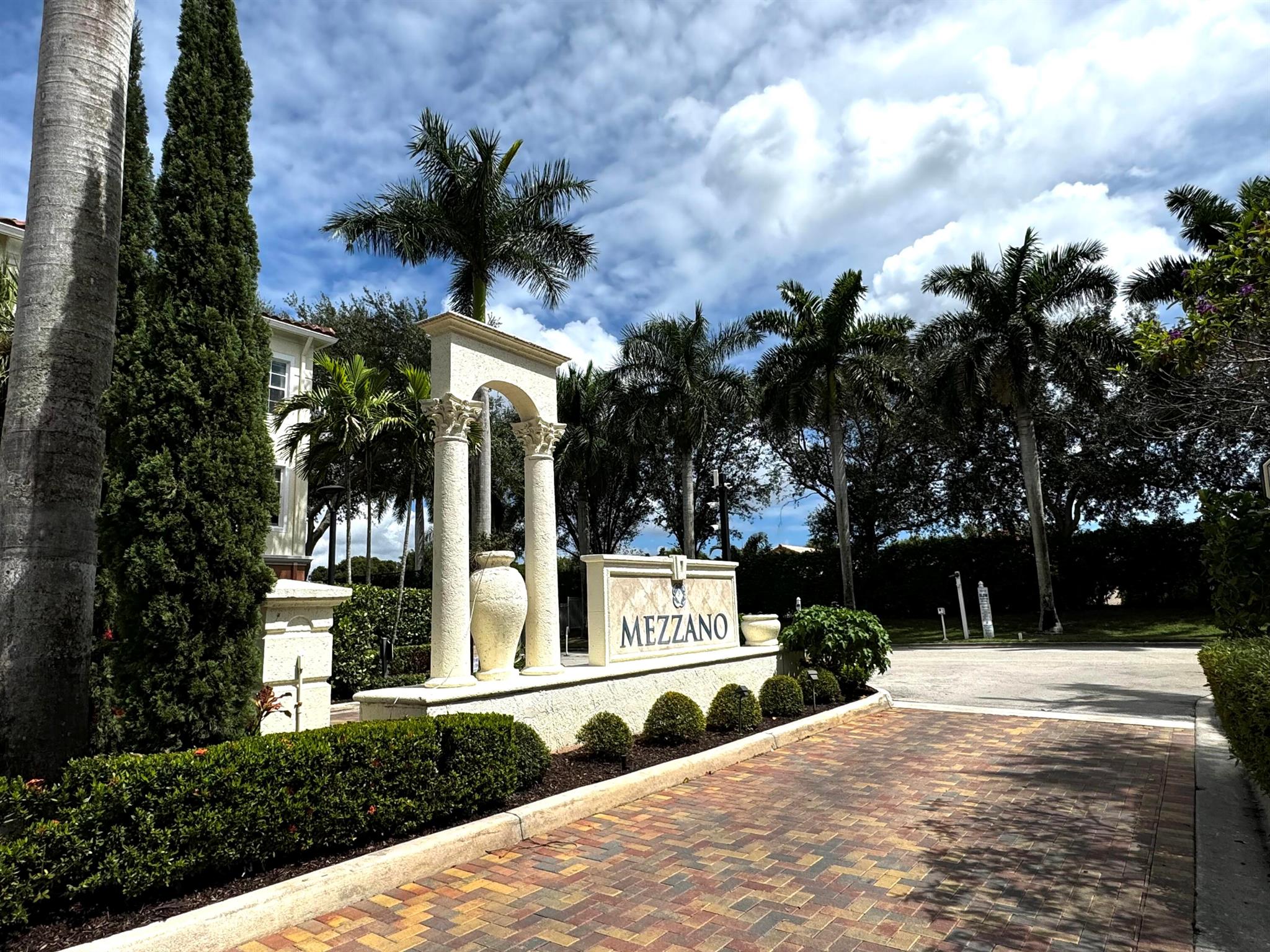 9845 Baywinds Drive 6202