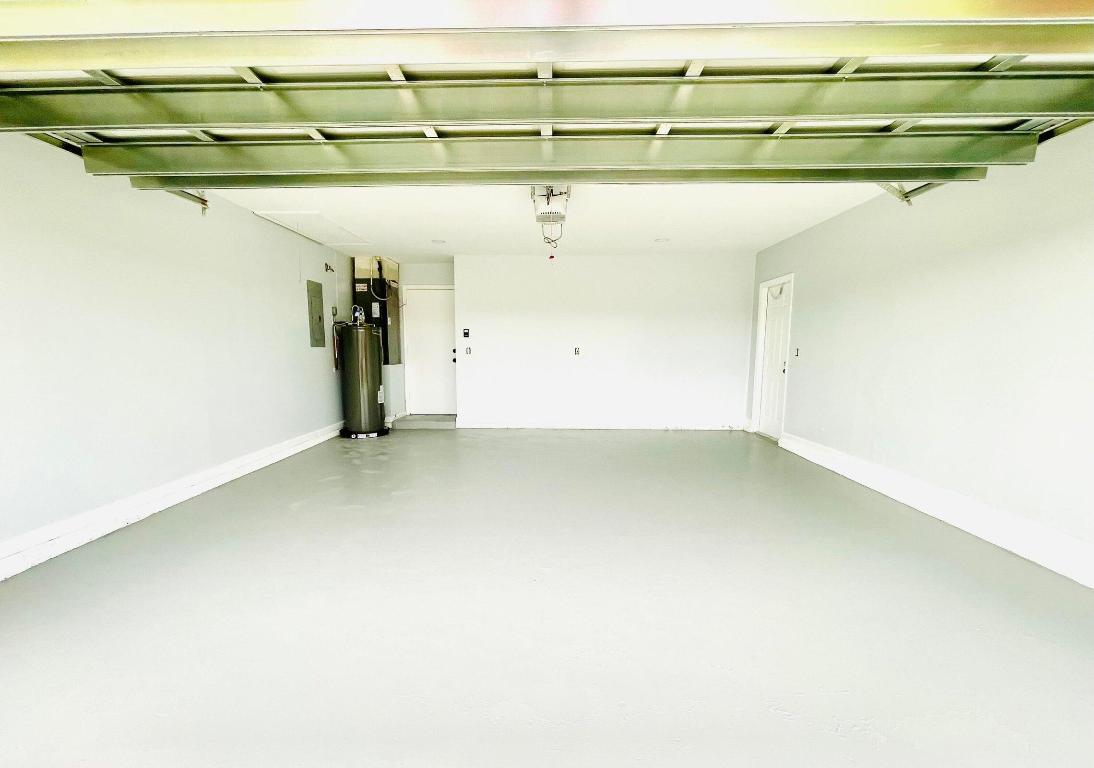 142 La Mancha Avenue