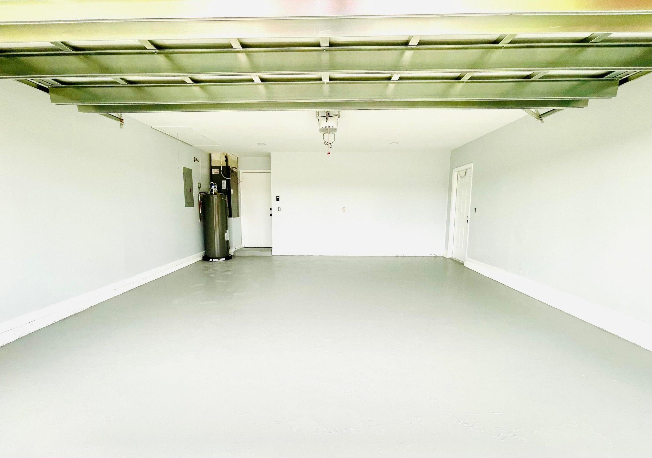 142 La Mancha Avenue