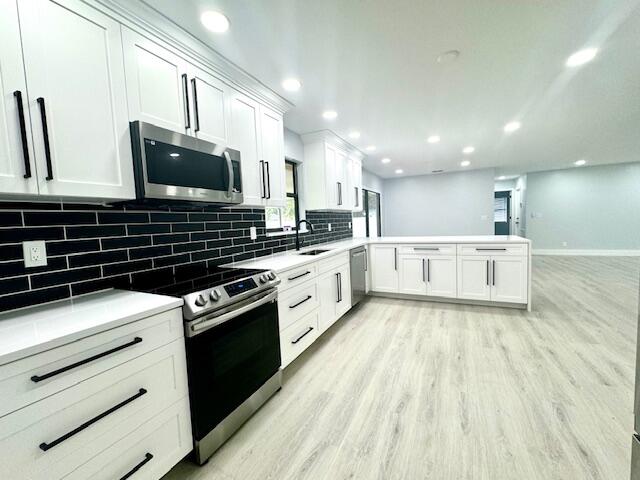 142 La Mancha Avenue