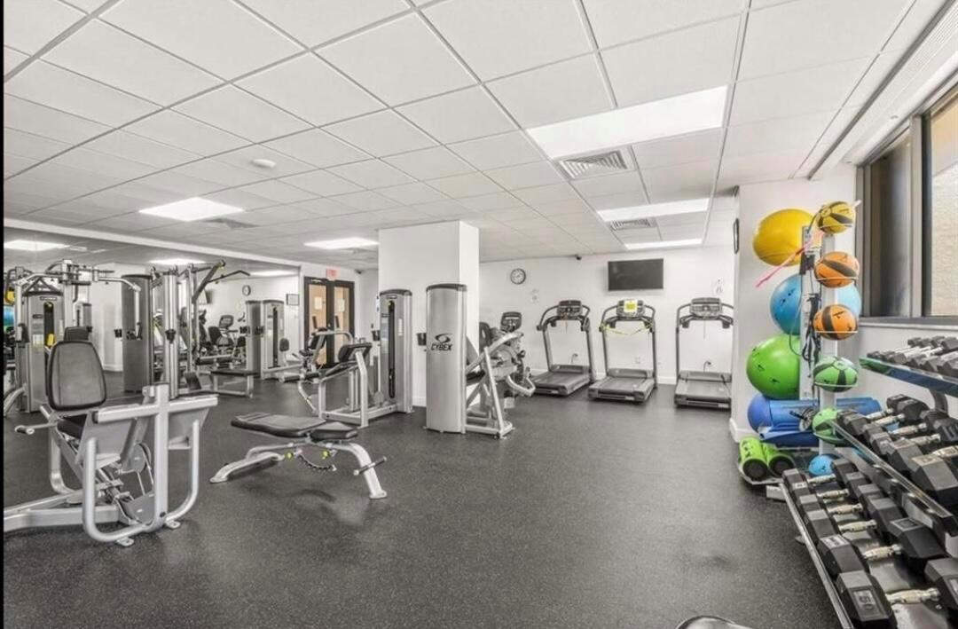 5600 N Flagler Drive 210