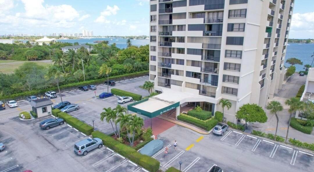 5600 N Flagler Drive 210