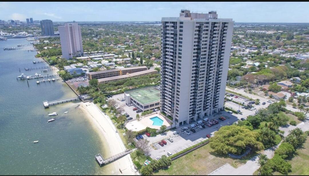 5600 N Flagler Drive 210