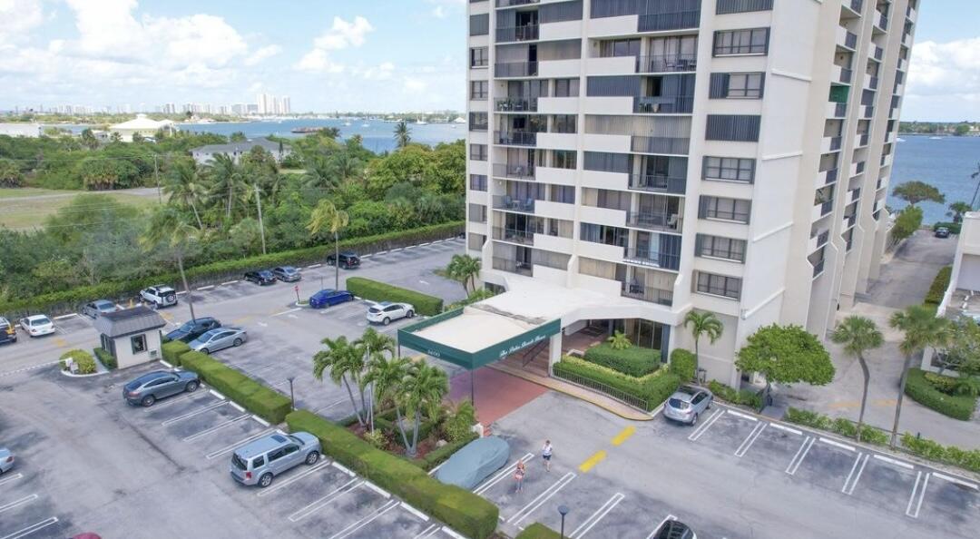 5600 N Flagler Drive 210