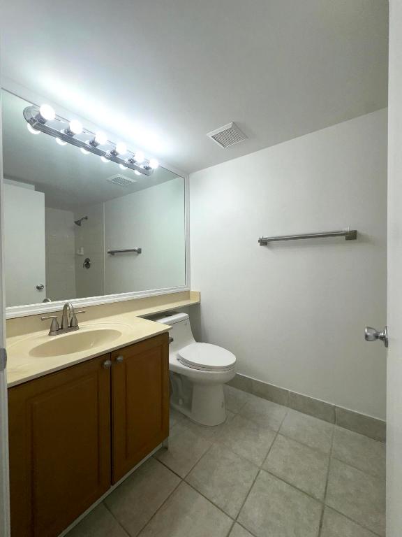 1300 Crestwood Court S 1319