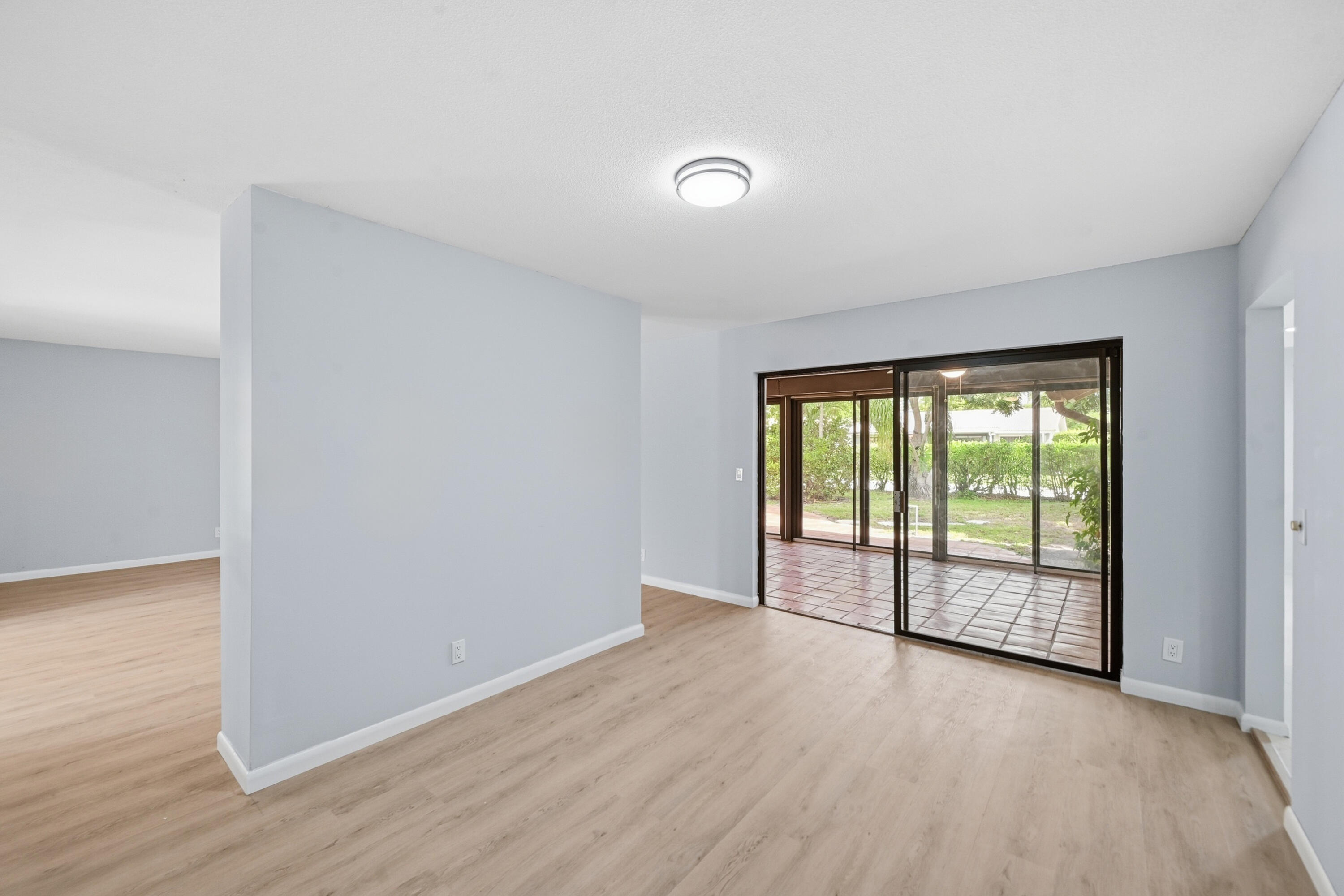 5935 Glenbrook Drive