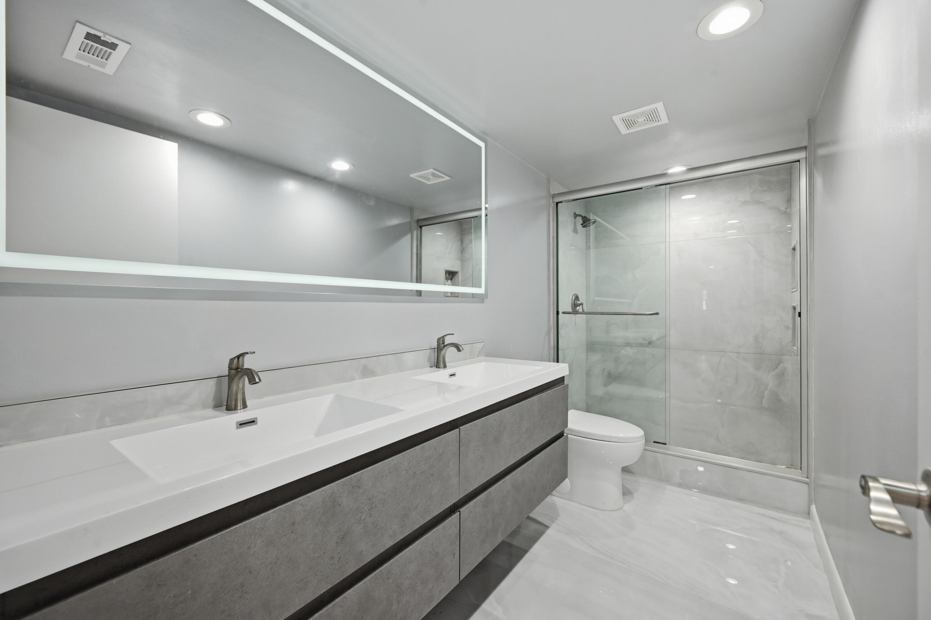 5935 Glenbrook Drive