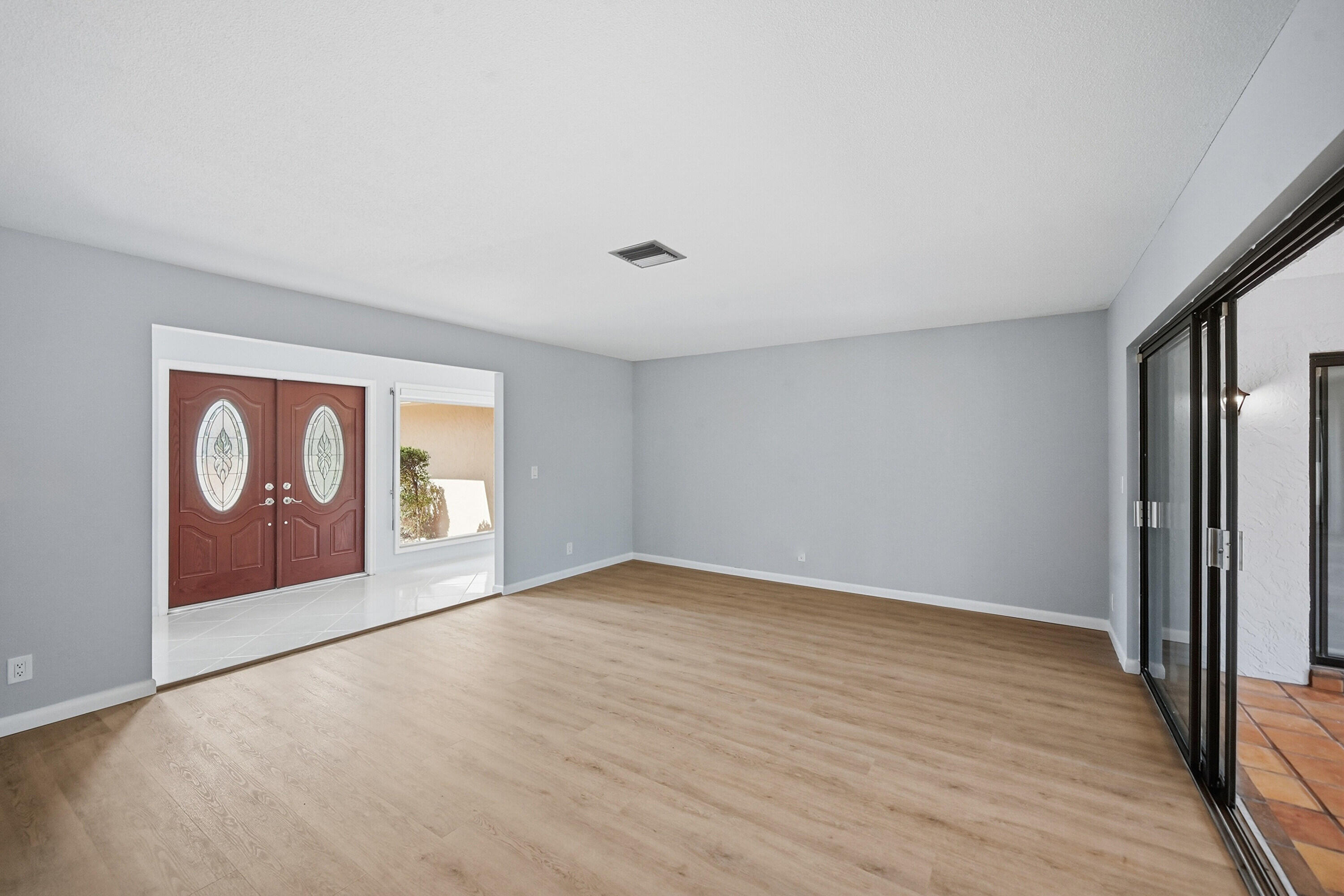 5935 Glenbrook Drive