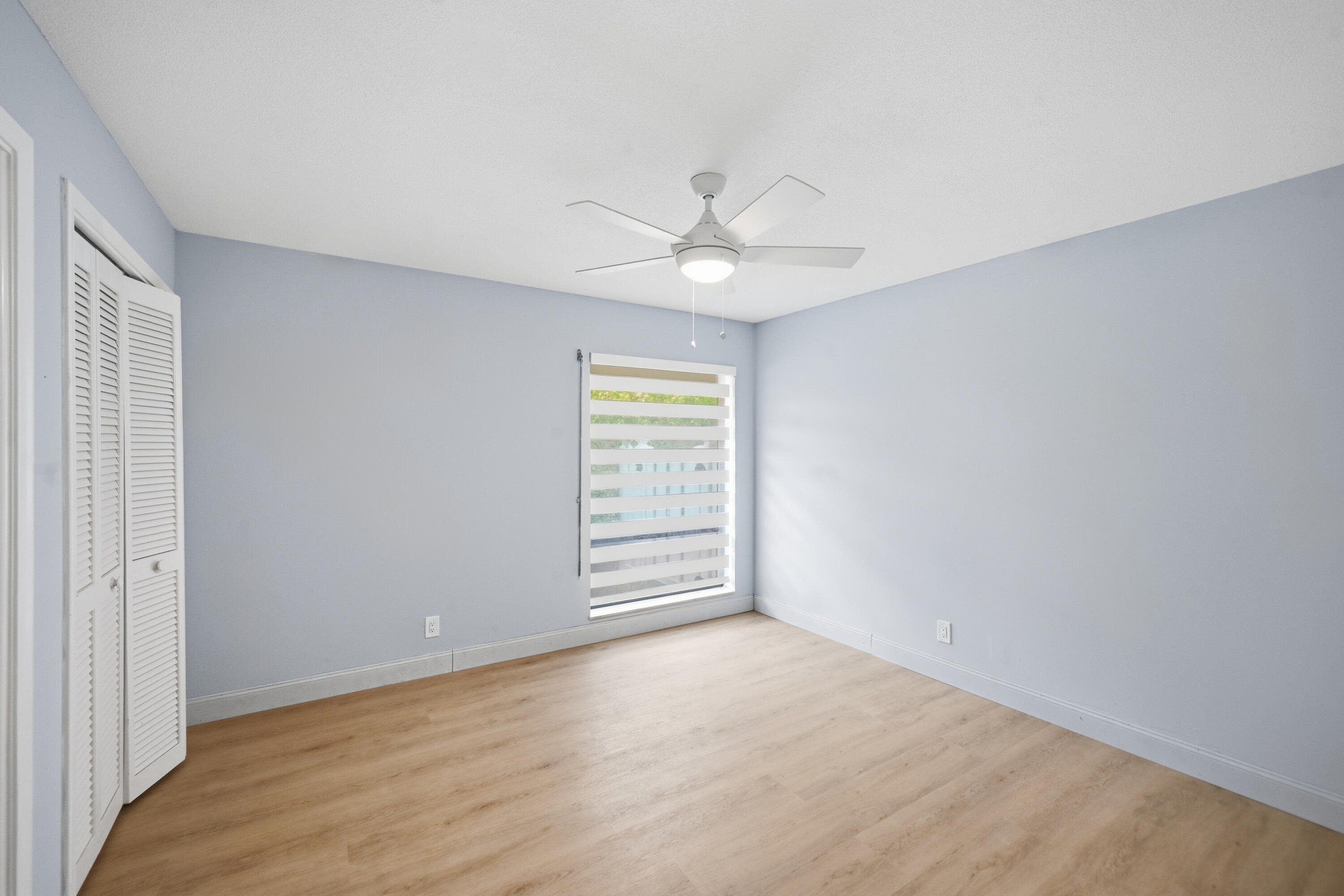 5935 Glenbrook Drive