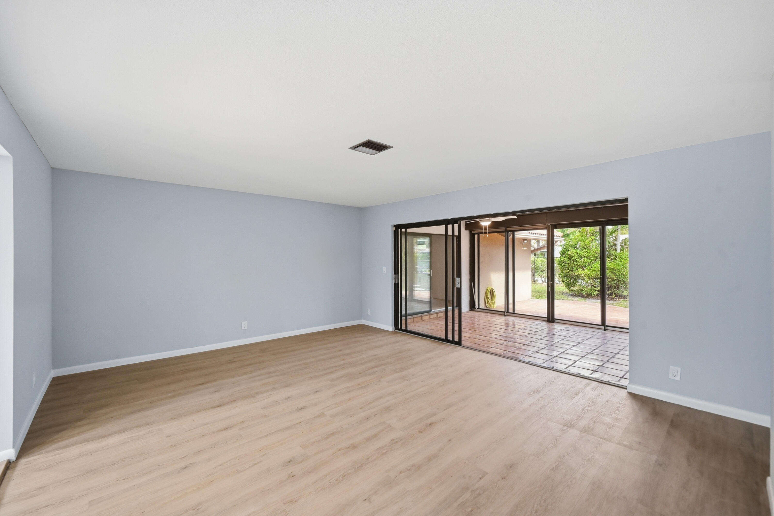 5935 Glenbrook Drive
