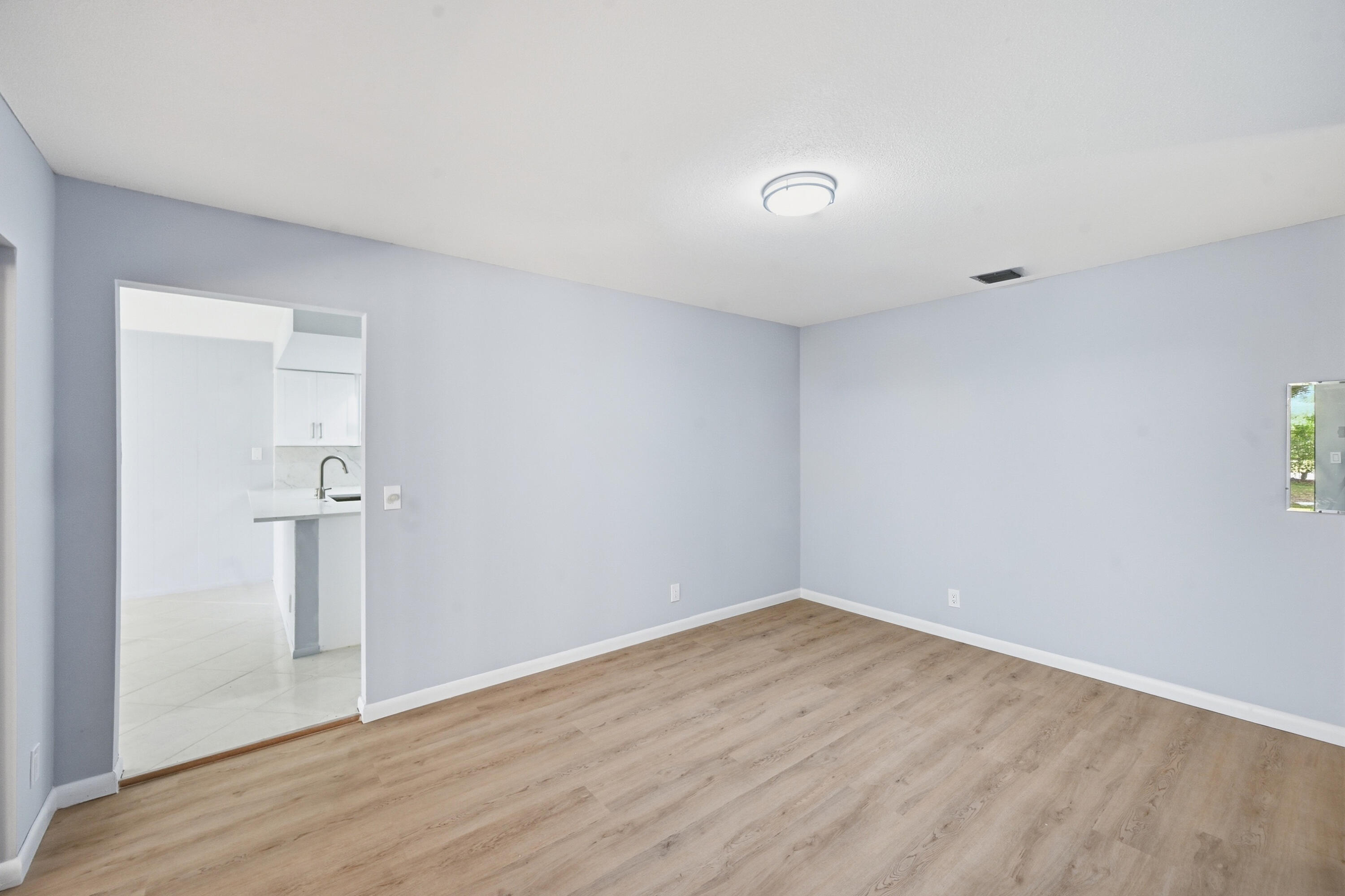 5935 Glenbrook Drive