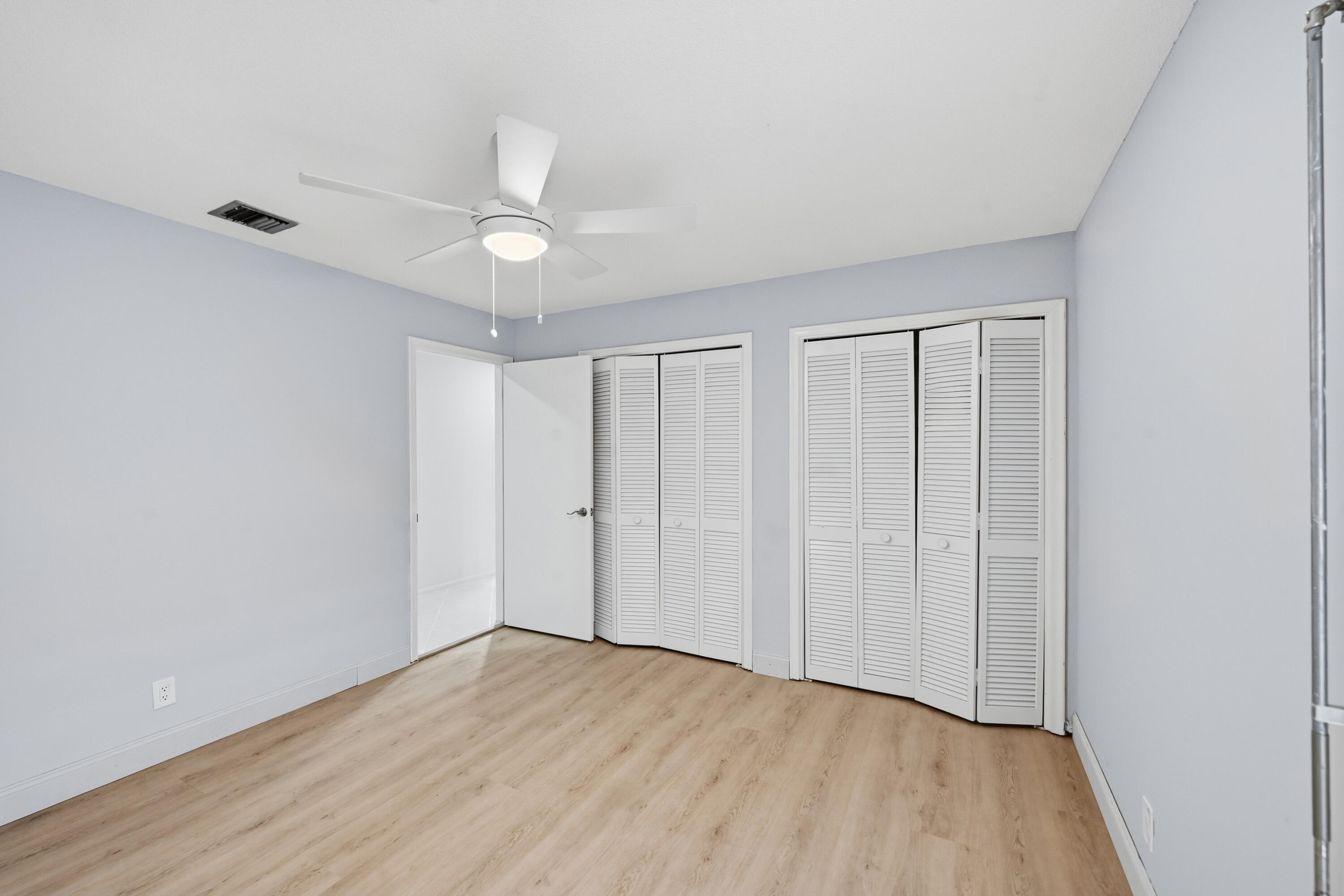 5935 Glenbrook Drive