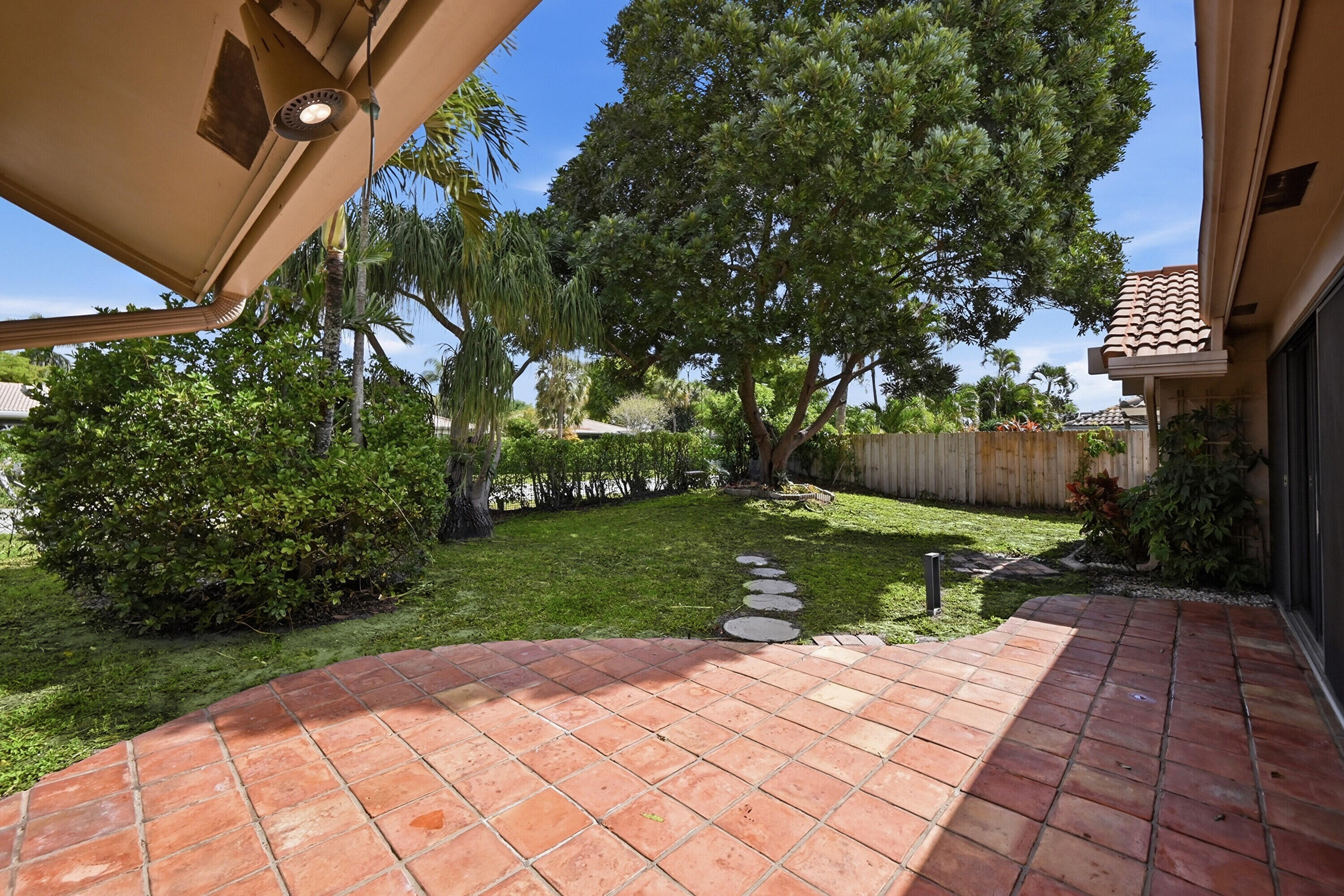 5935 Glenbrook Drive