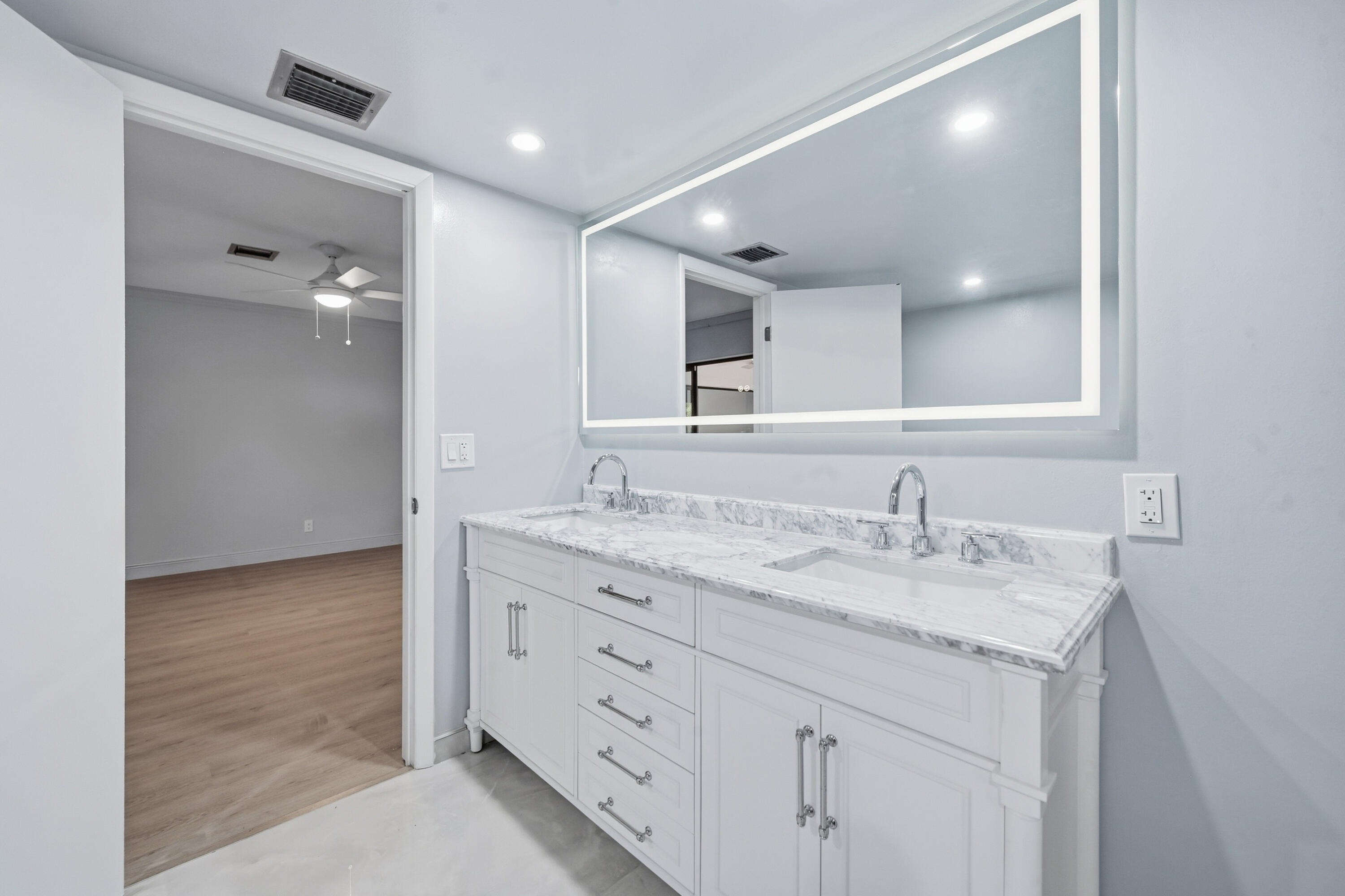 5935 Glenbrook Drive