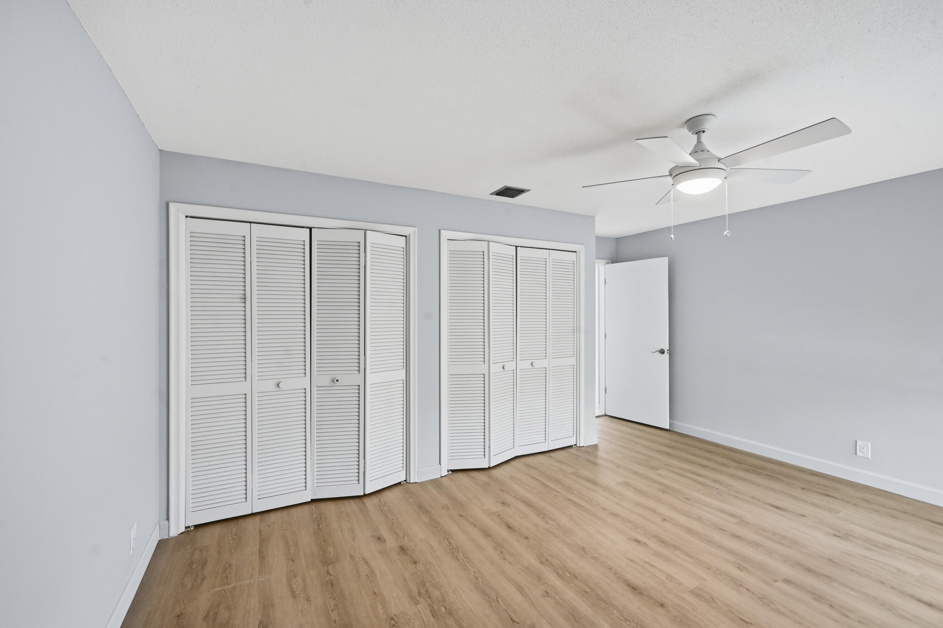 5935 Glenbrook Drive