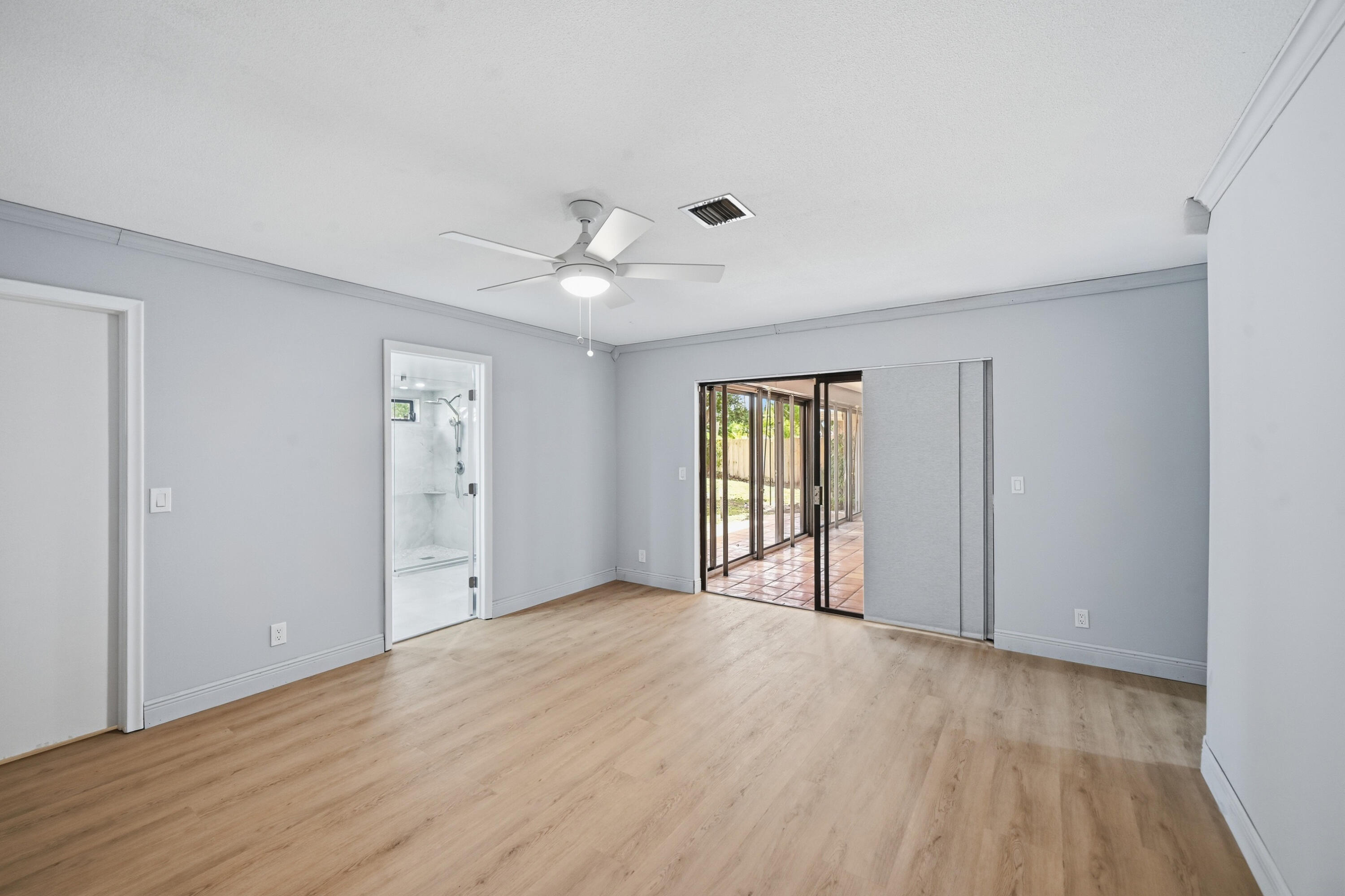 5935 Glenbrook Drive