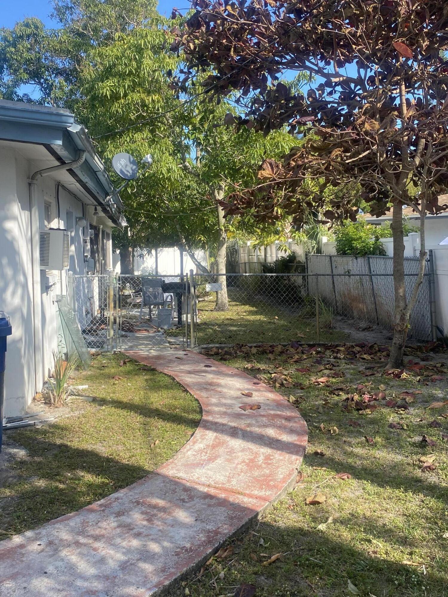 2732 NW 9th Terrace