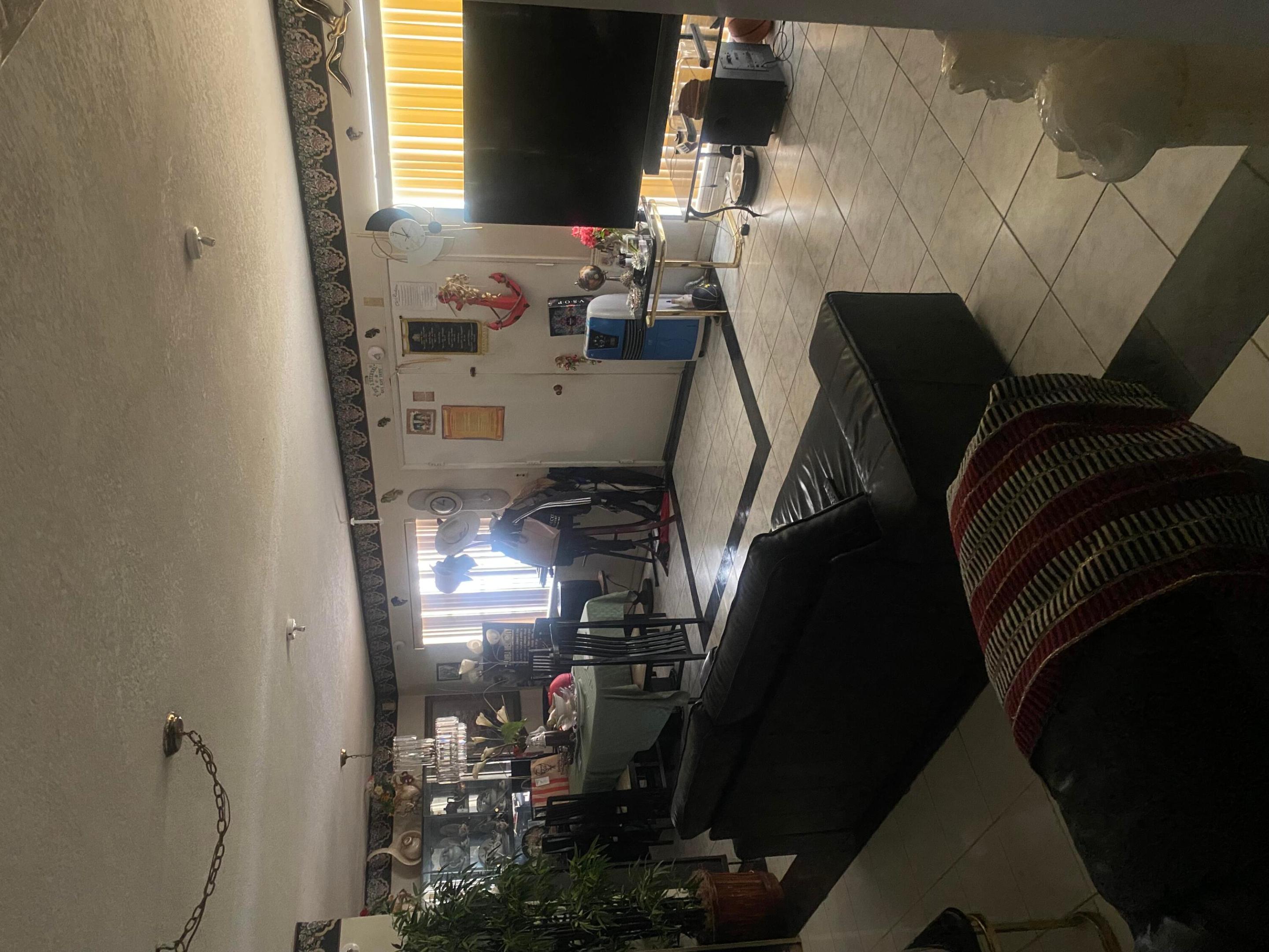 2732 NW 9th Terrace