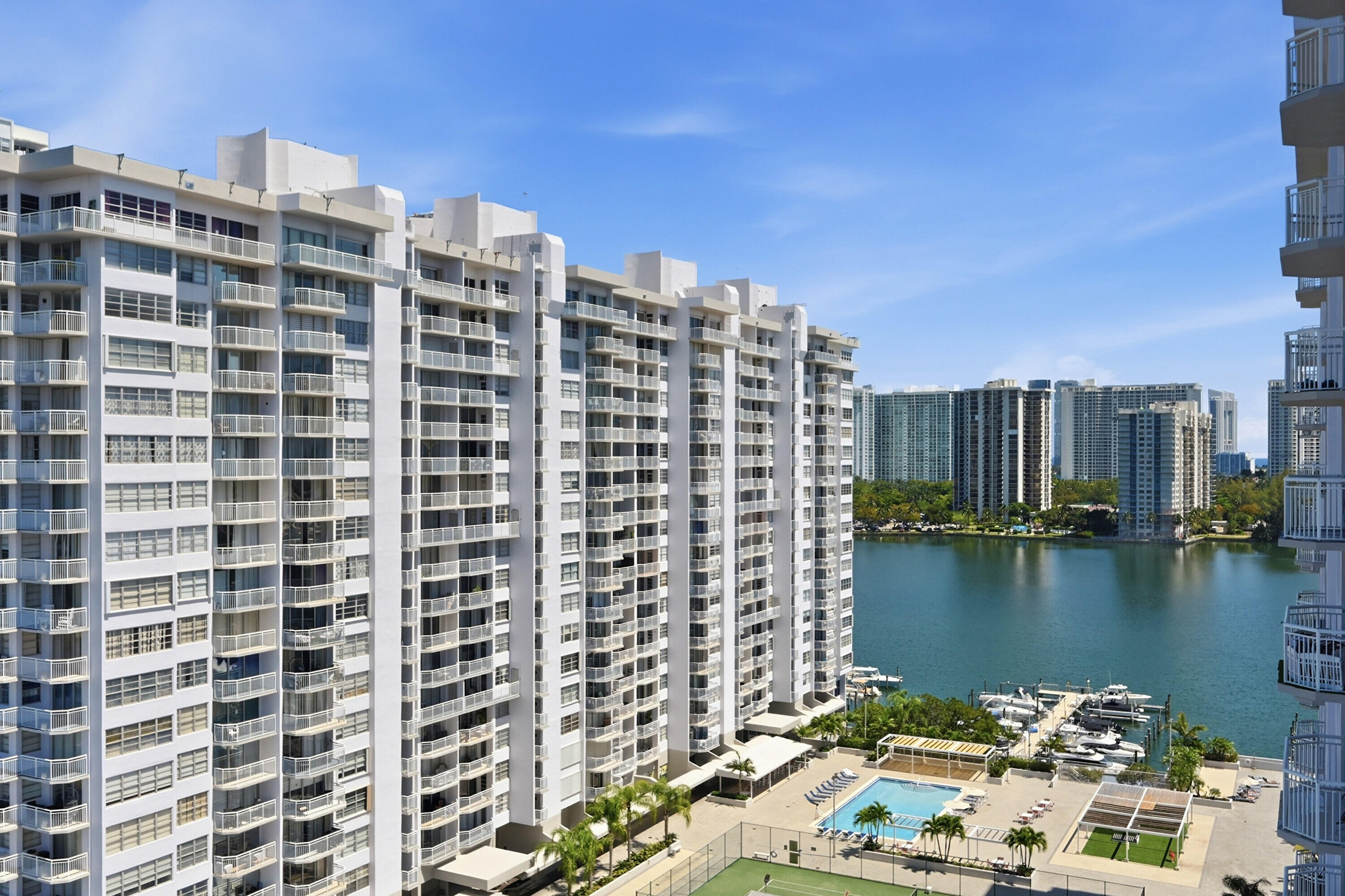 18011 Biscayne Boulevard 1502