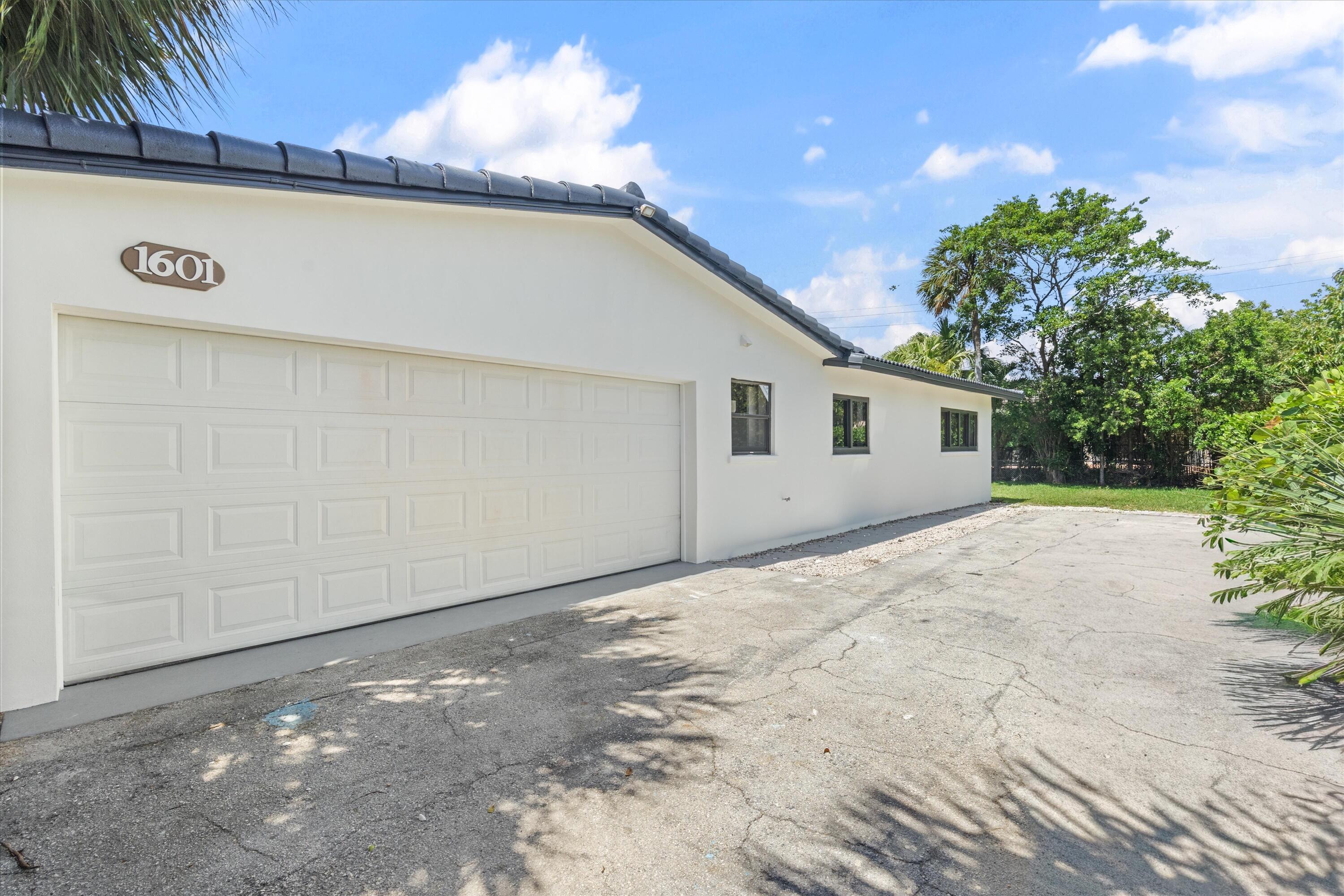 1601 Seabreeze Boulevard