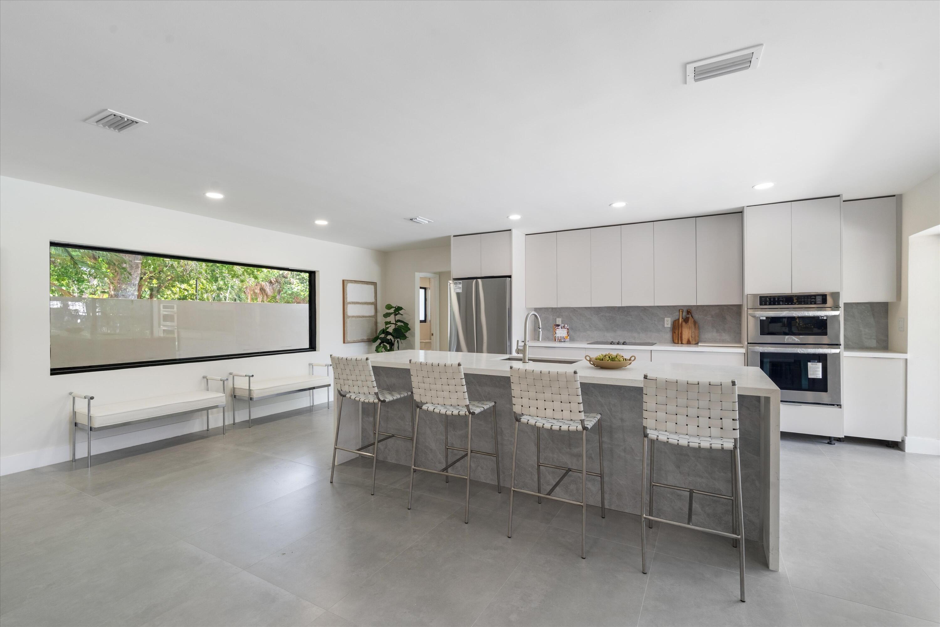 1601 Seabreeze Boulevard
