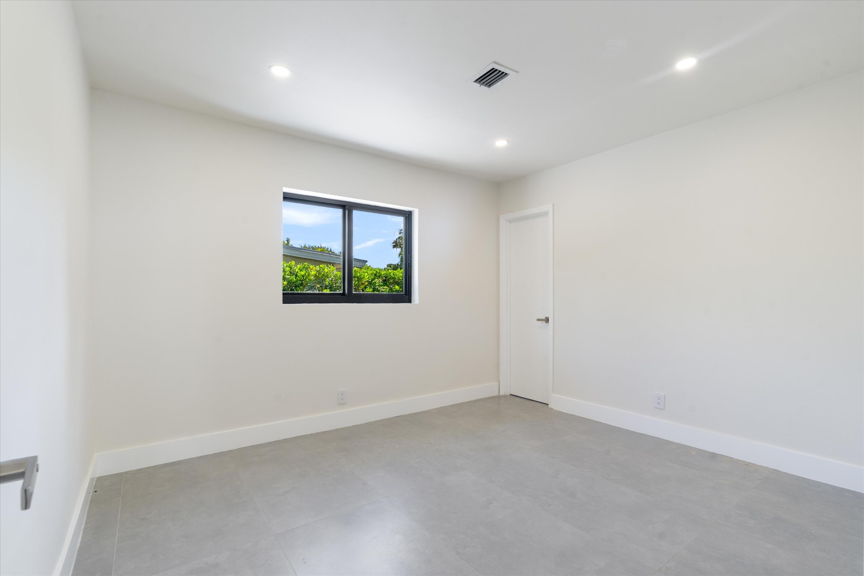 1601 Seabreeze Boulevard