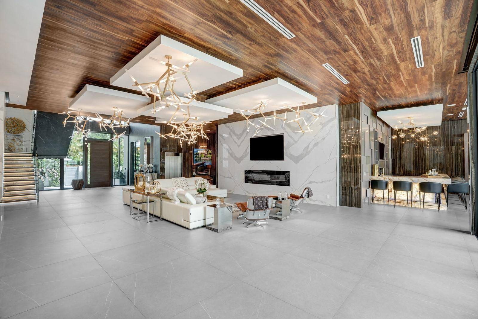 671 Middle River Drive