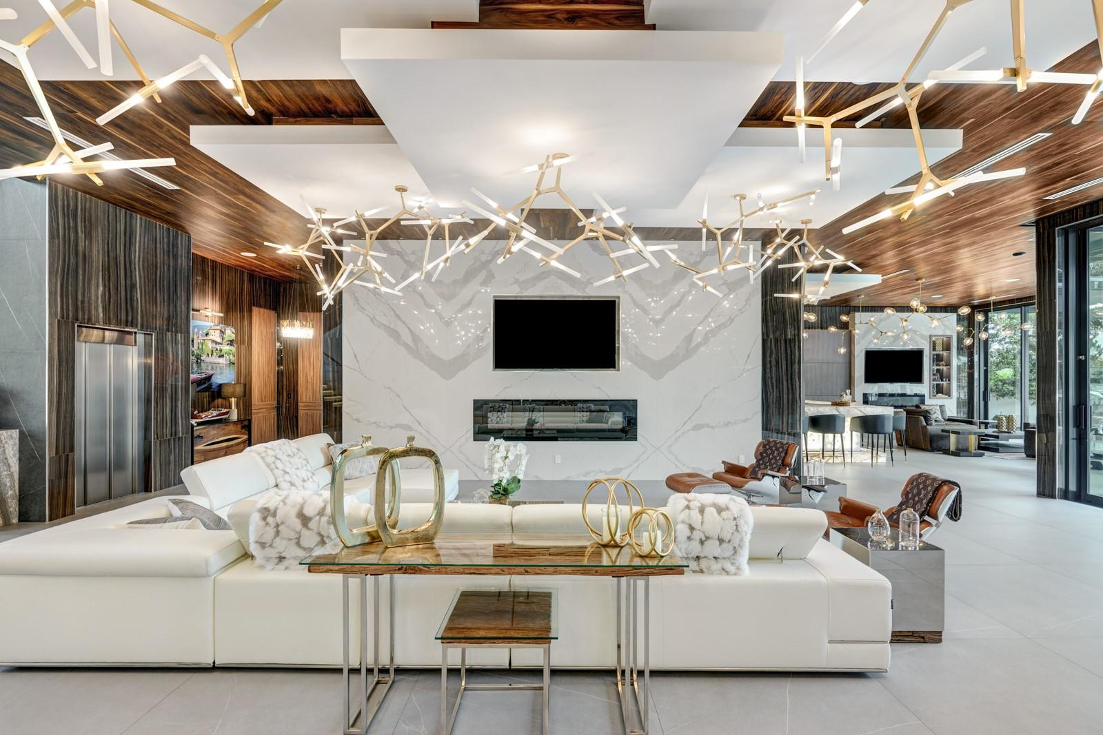 671 Middle River Drive