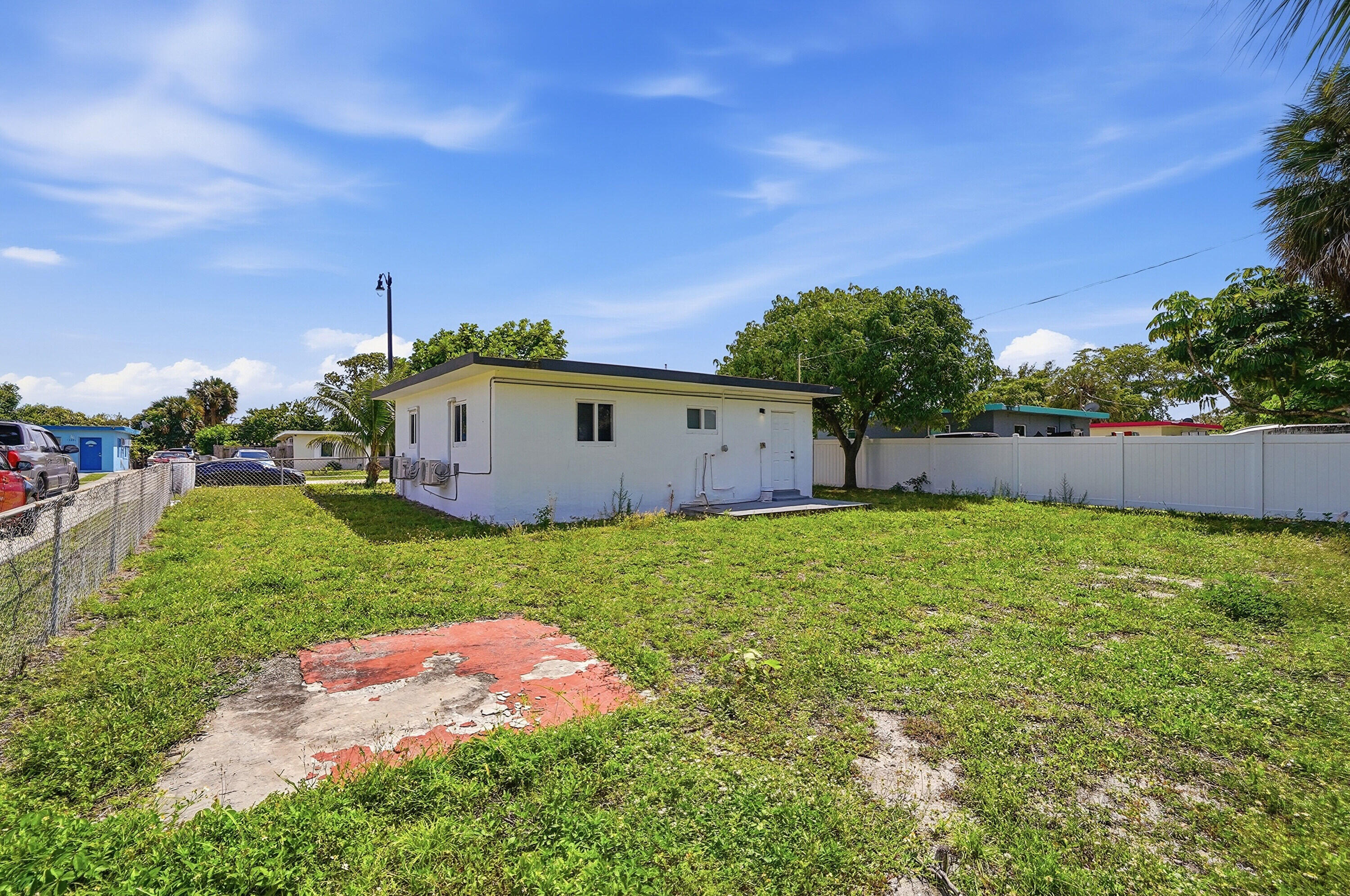 2625 NW 10th Street
