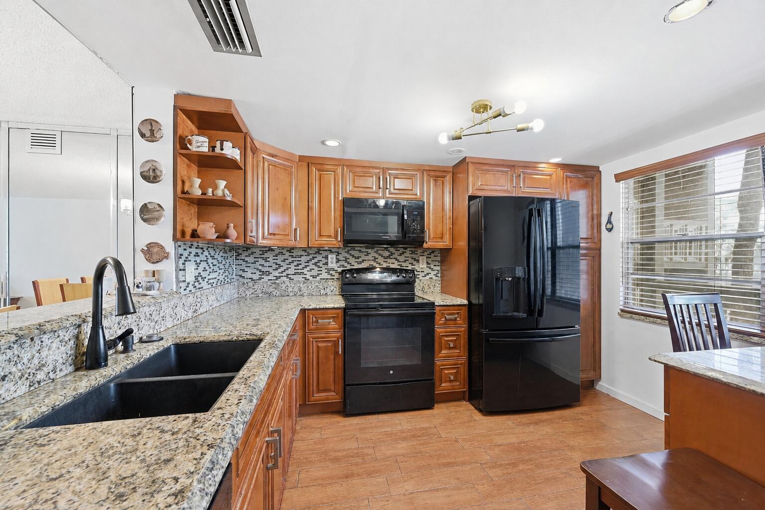 3005 Portofino Isle M2