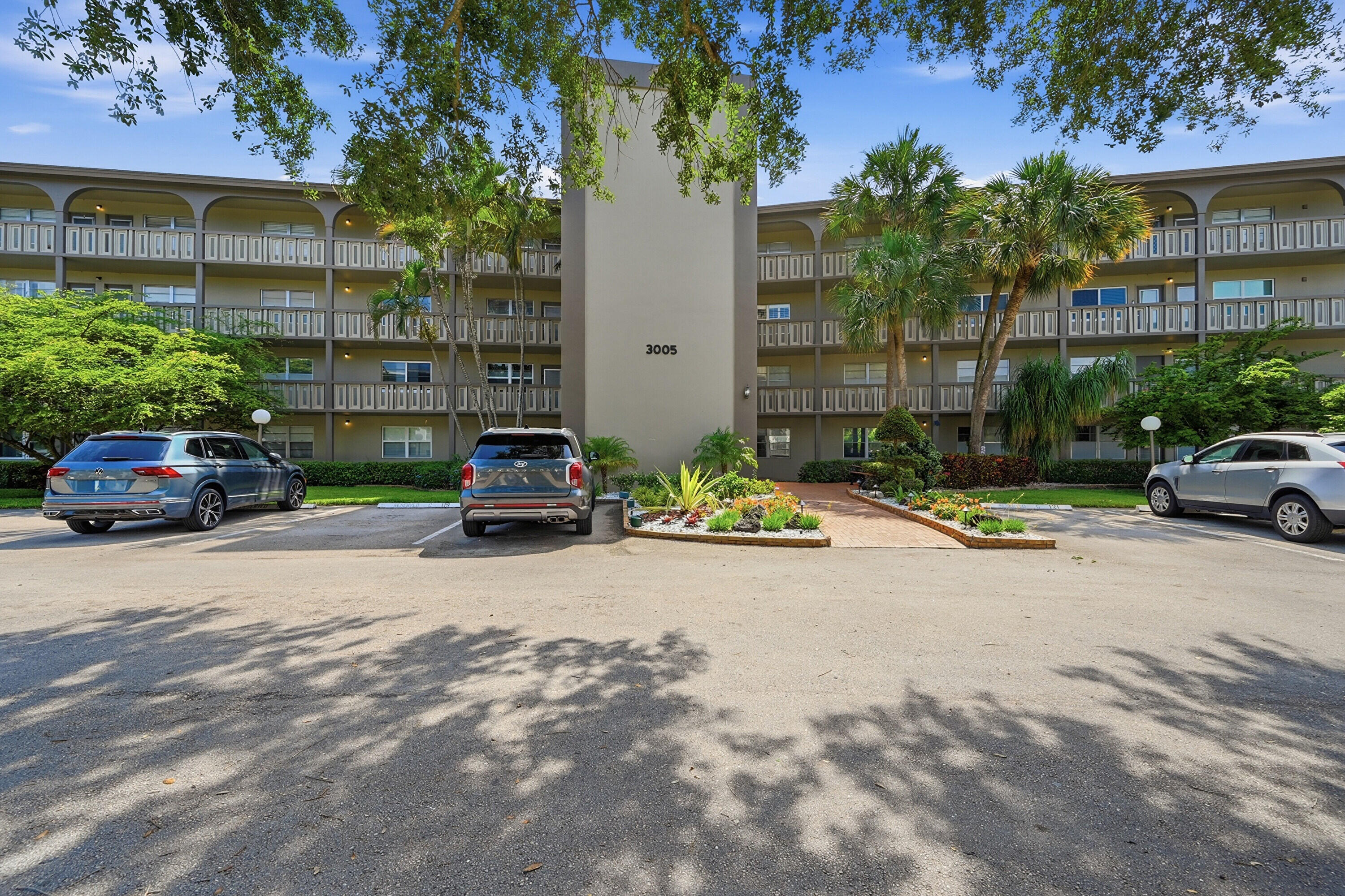 3005 Portofino Isle M2