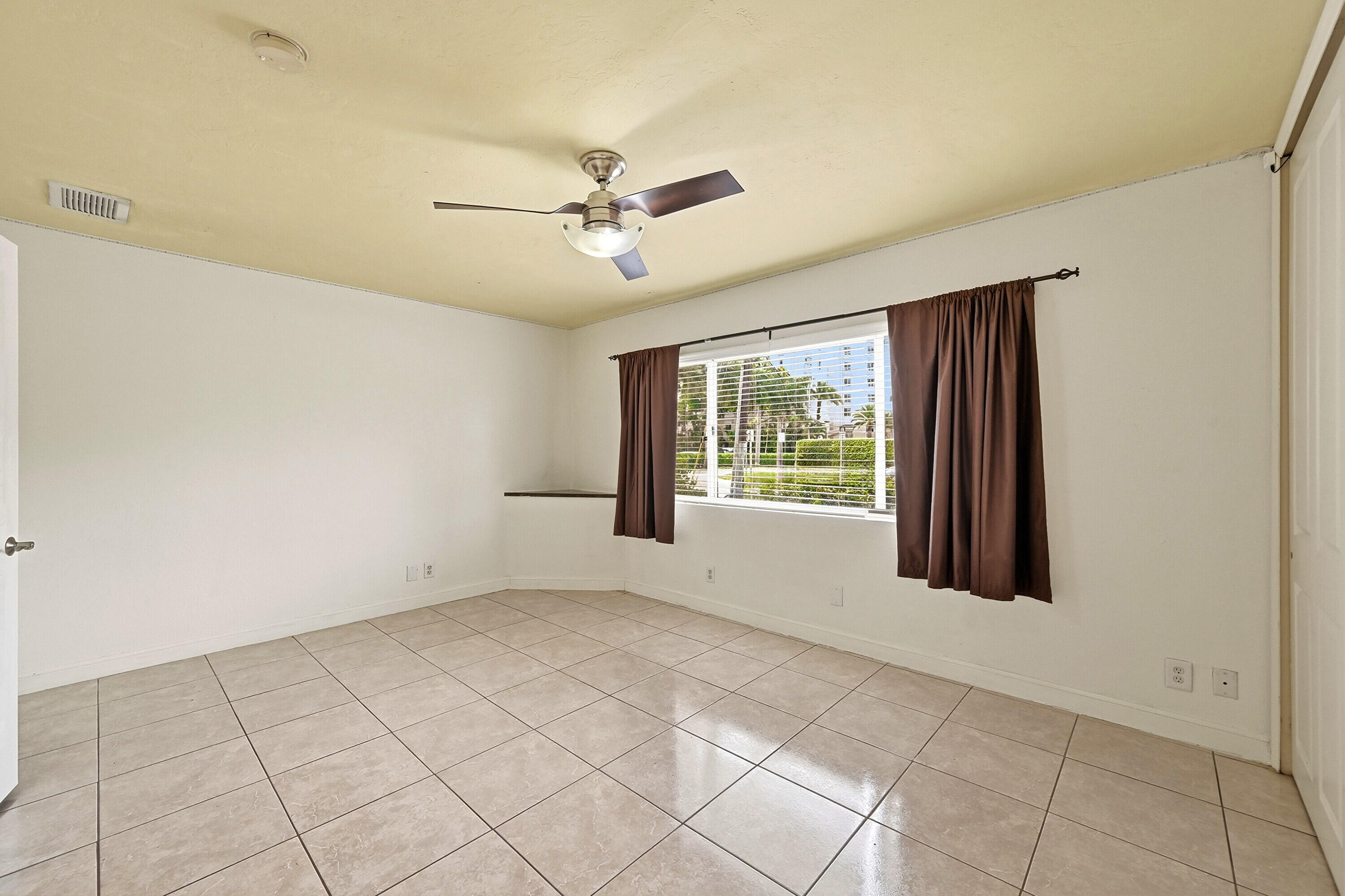 2881 NE 32nd Street 118