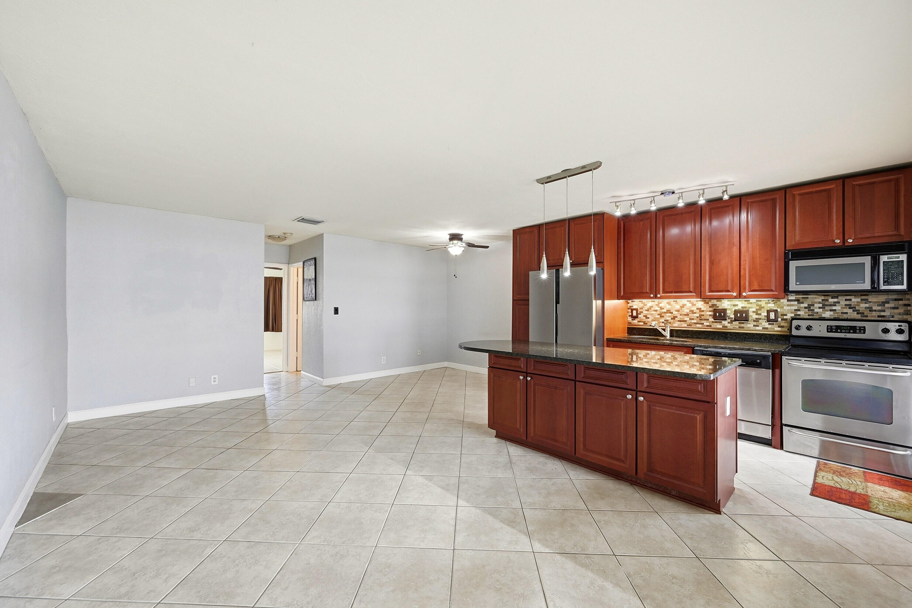 2881 NE 32nd Street 118
