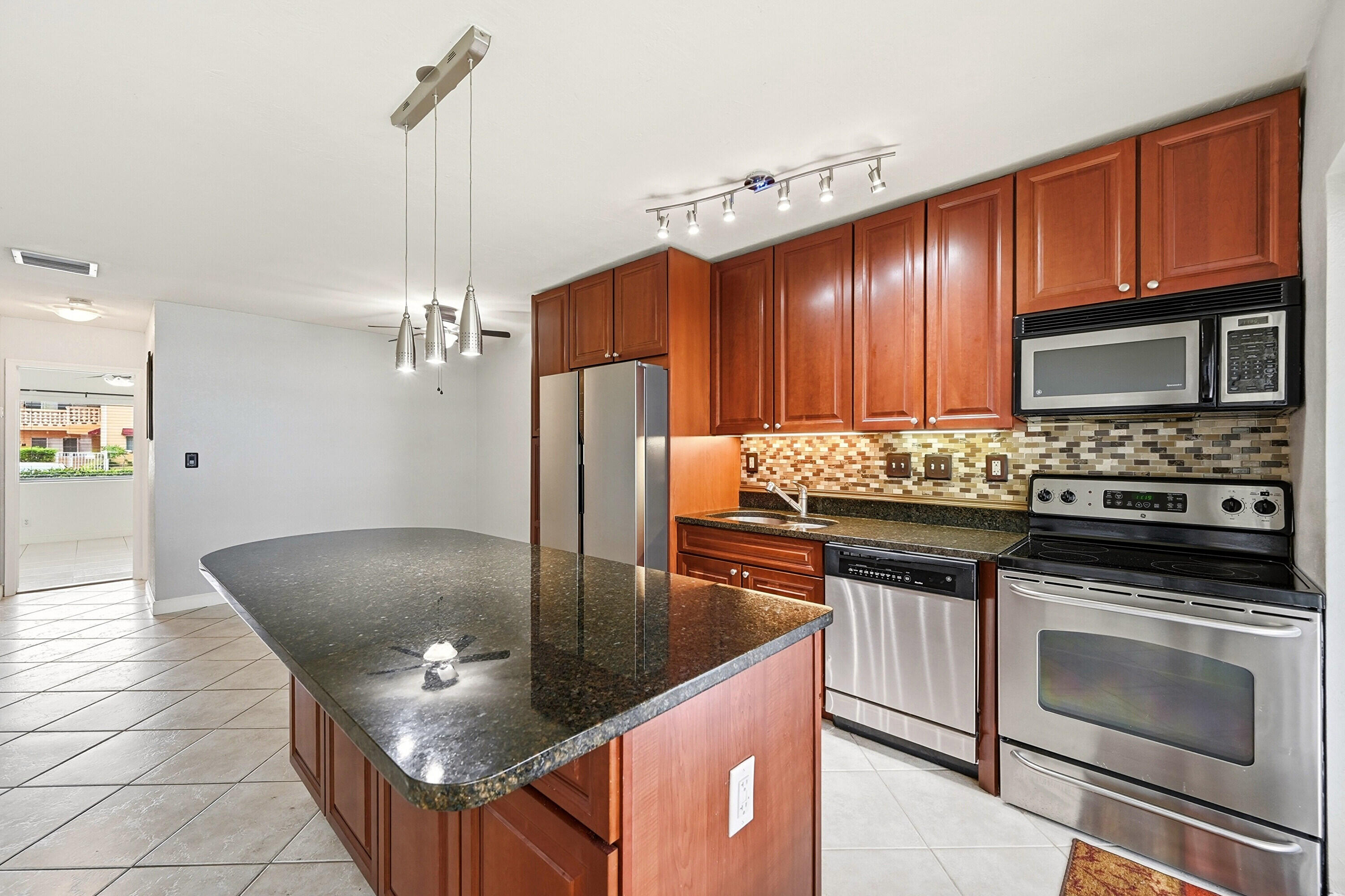 2881 NE 32nd Street 118
