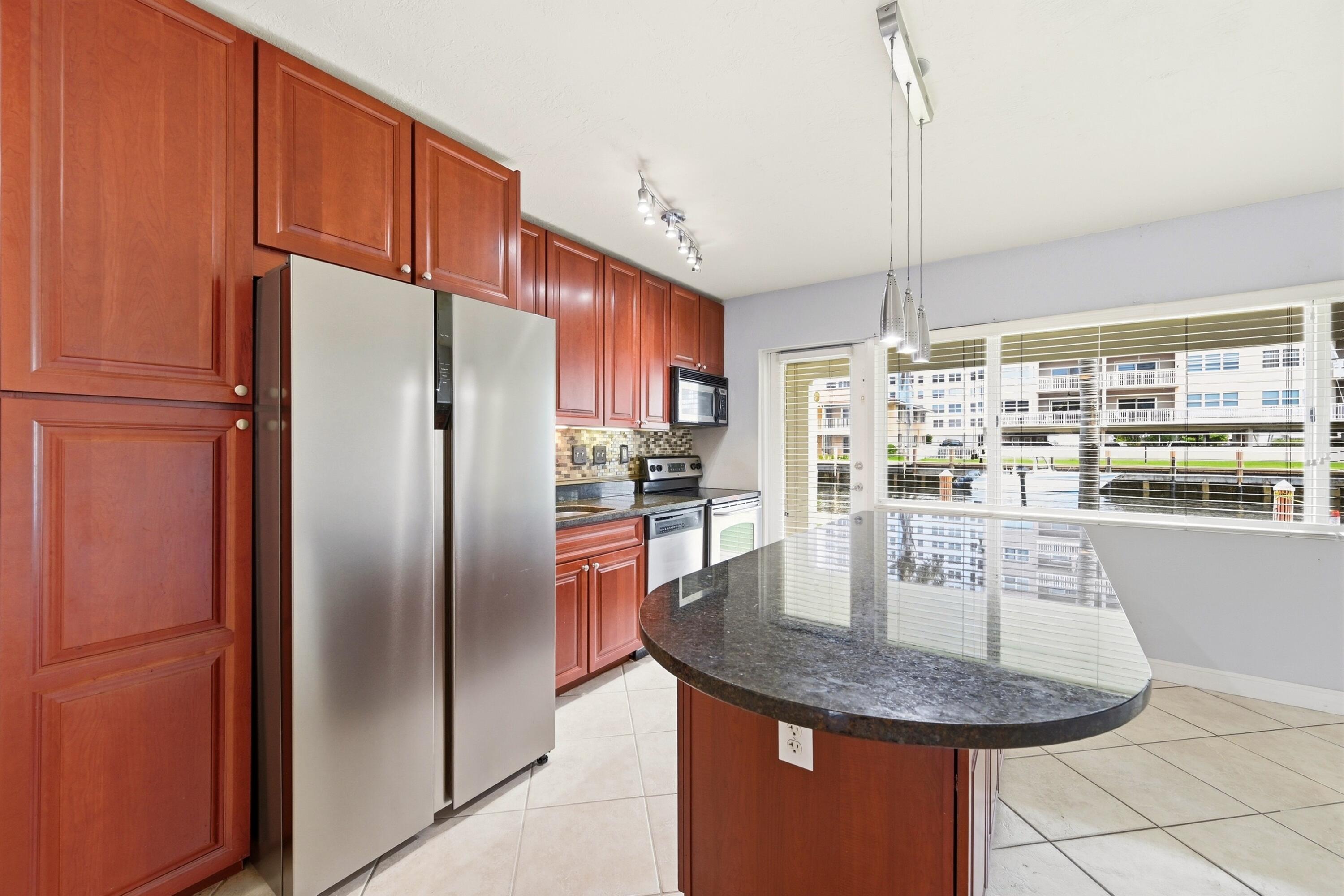2881 NE 32nd Street 118