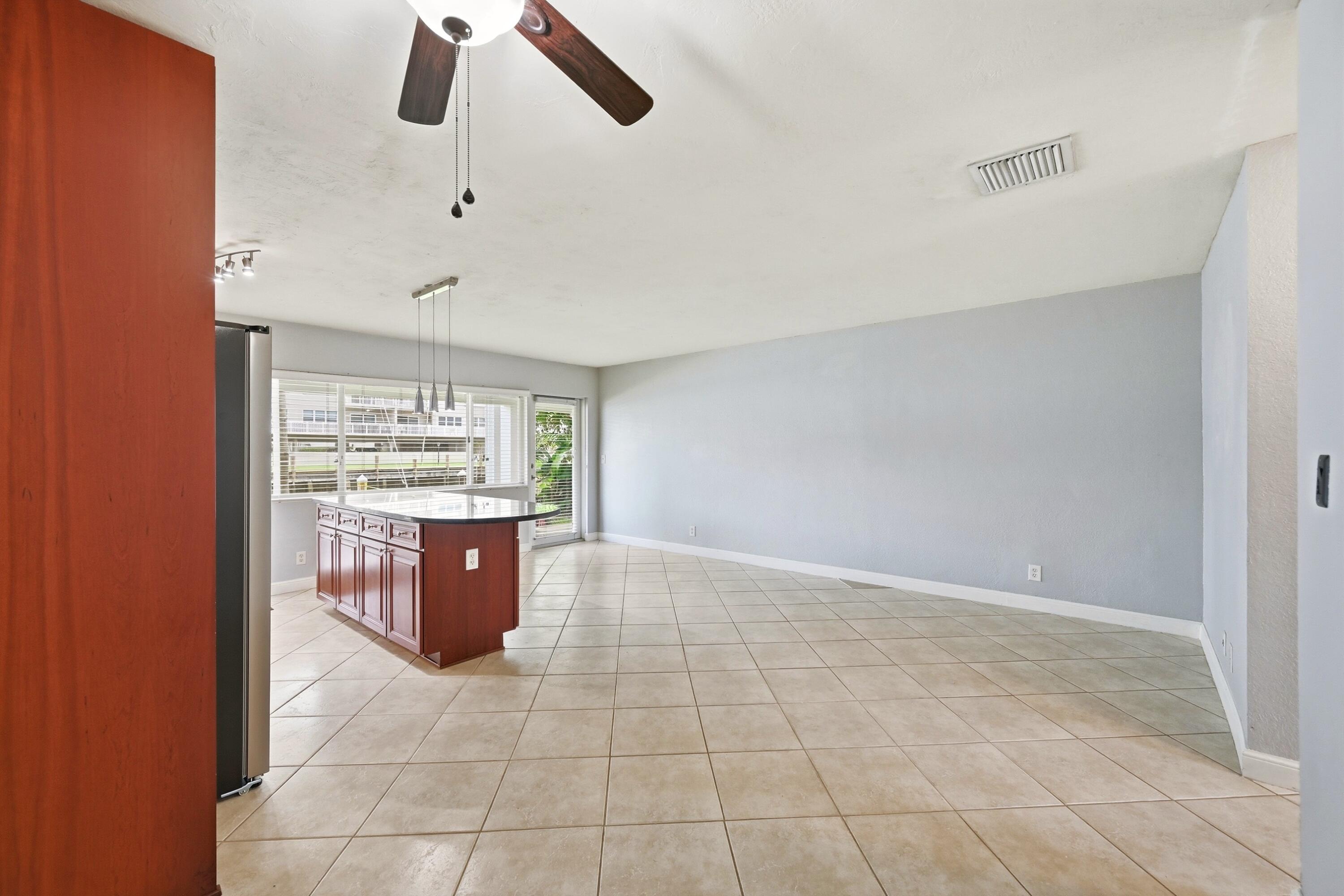 2881 NE 32nd Street 118