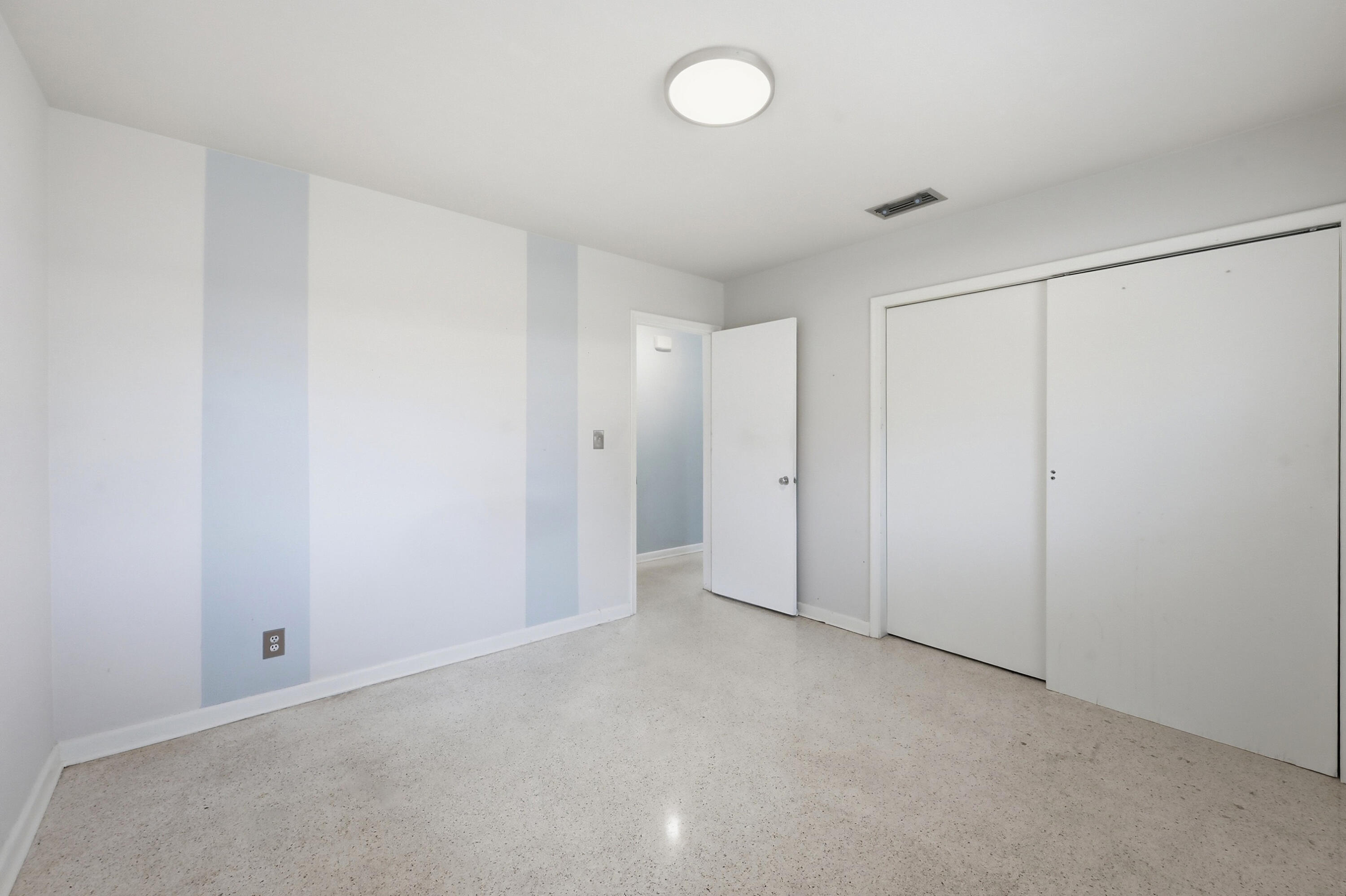 370 SW 13th Street