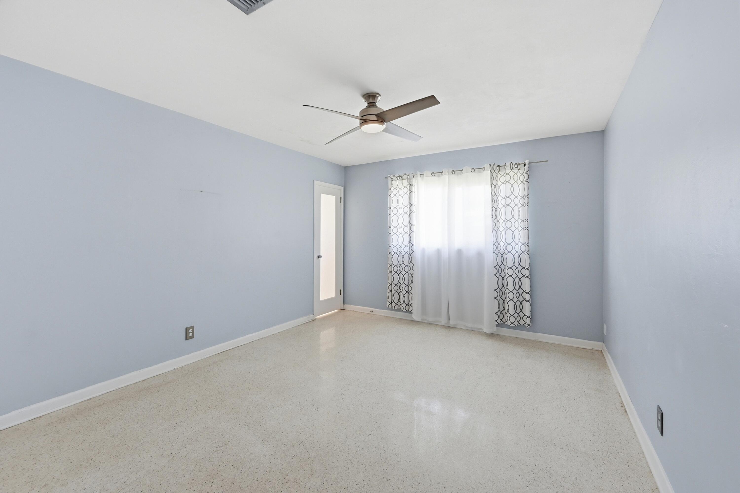 370 SW 13th Street