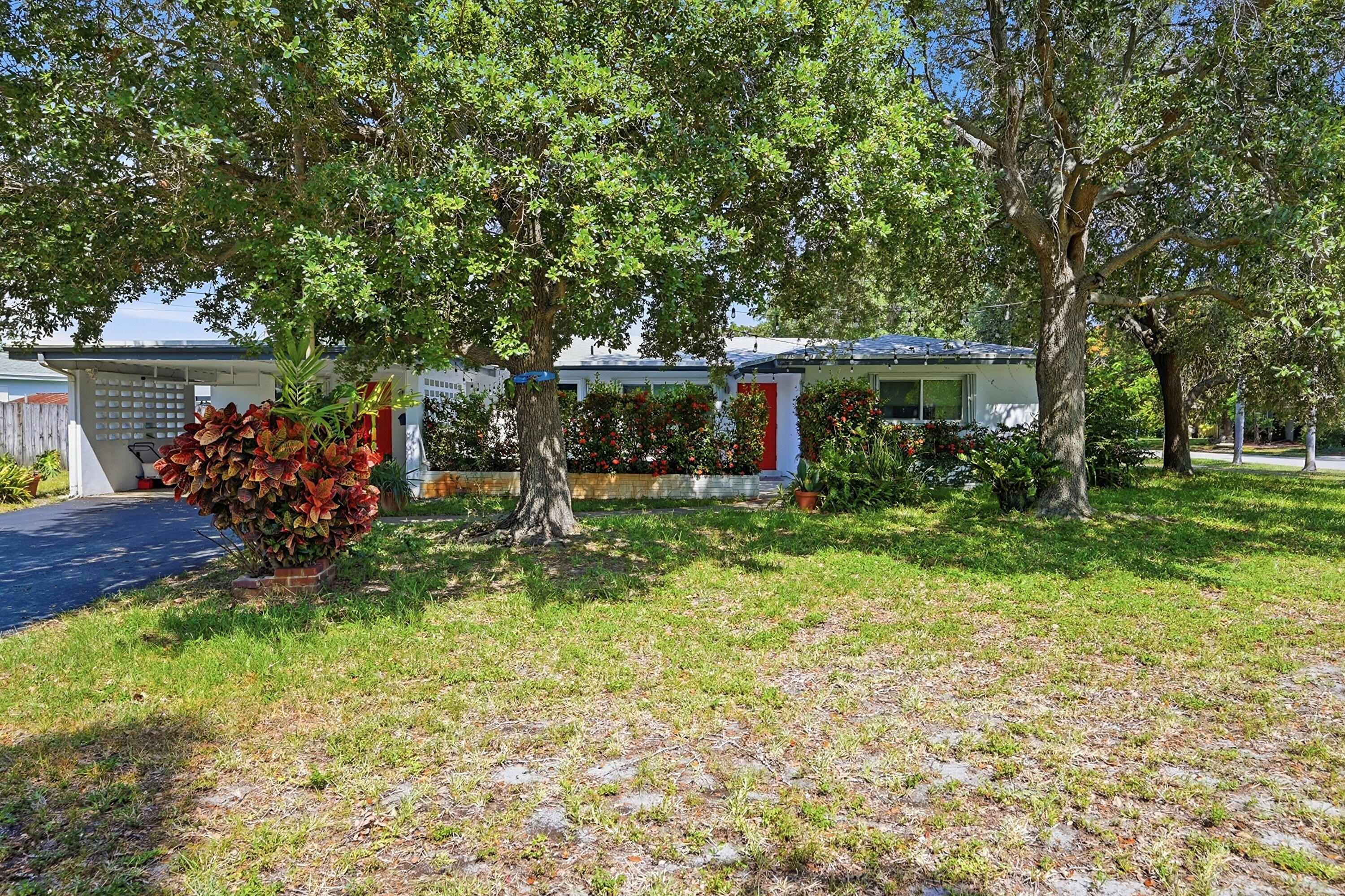 370 SW 13th Street