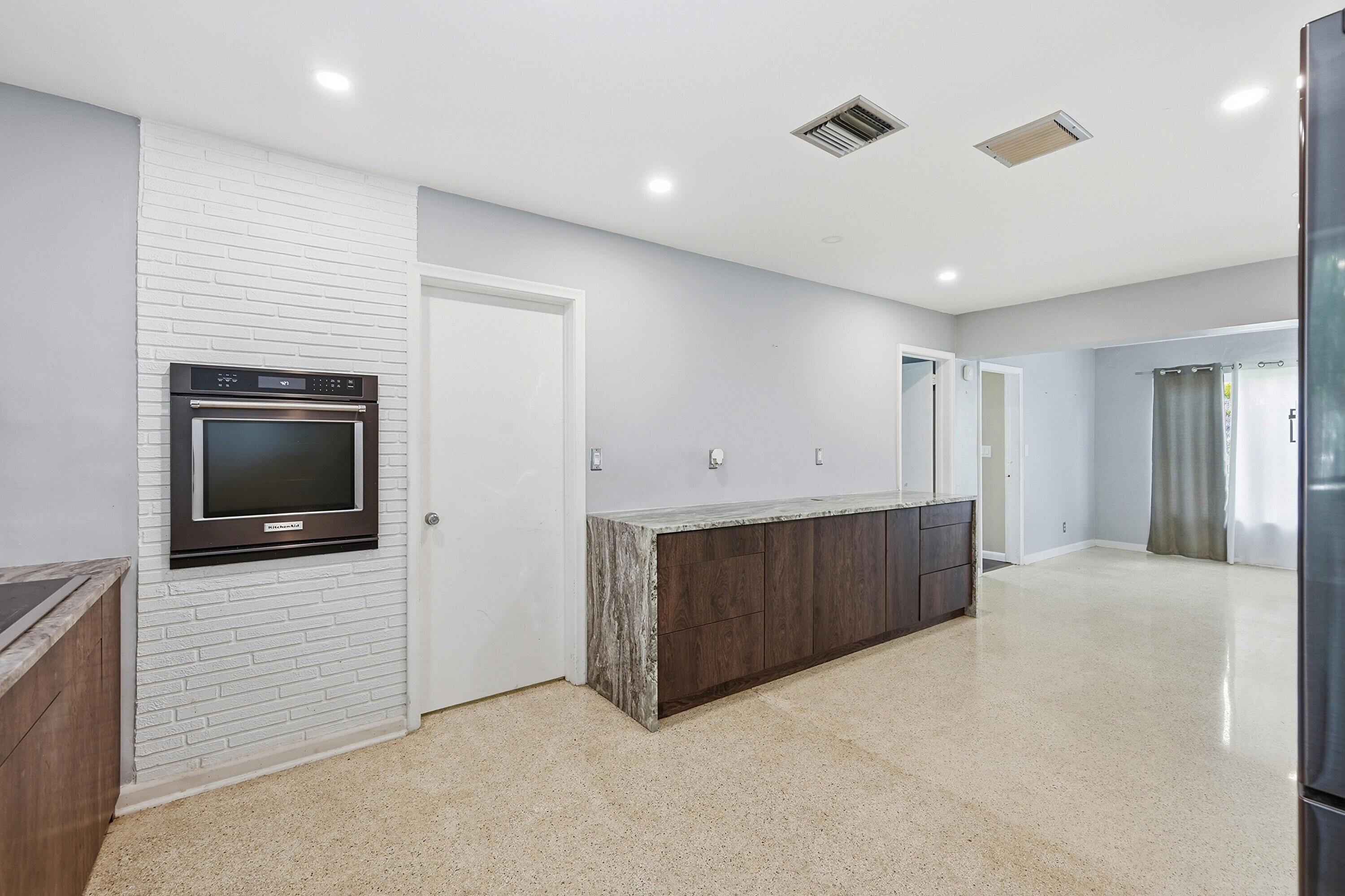 370 SW 13th Street