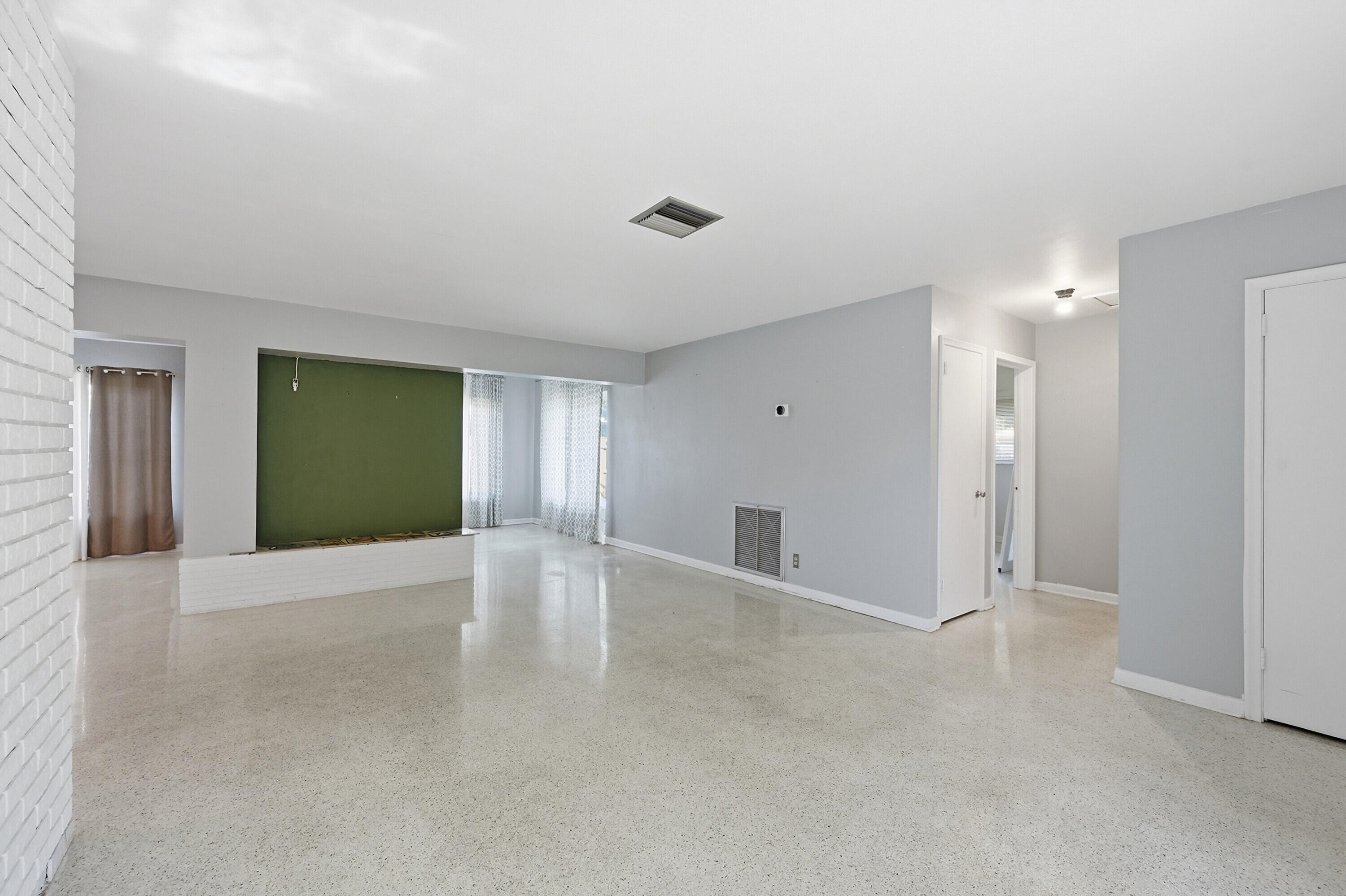370 SW 13th Street