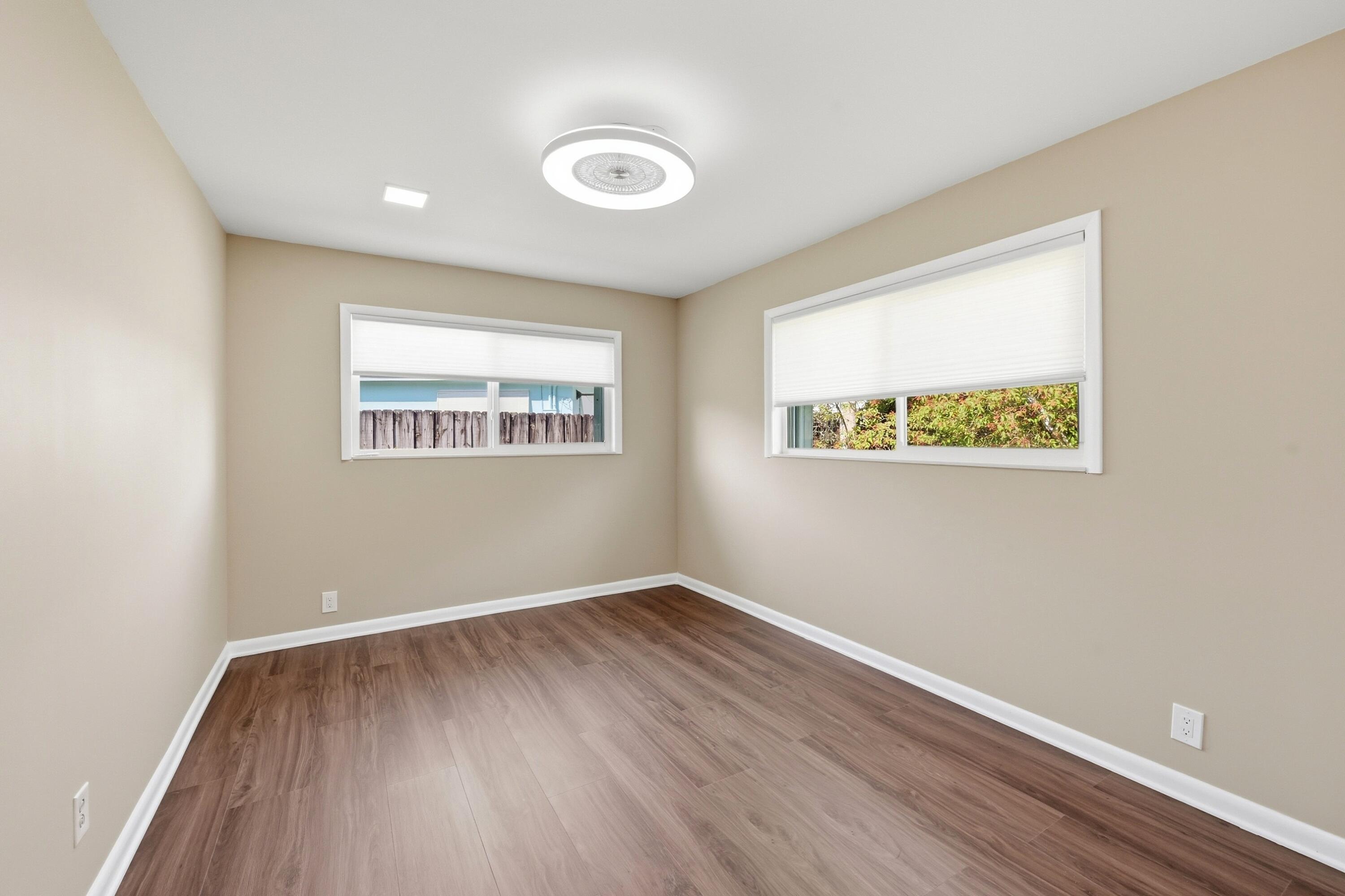 370 SW 13th Street