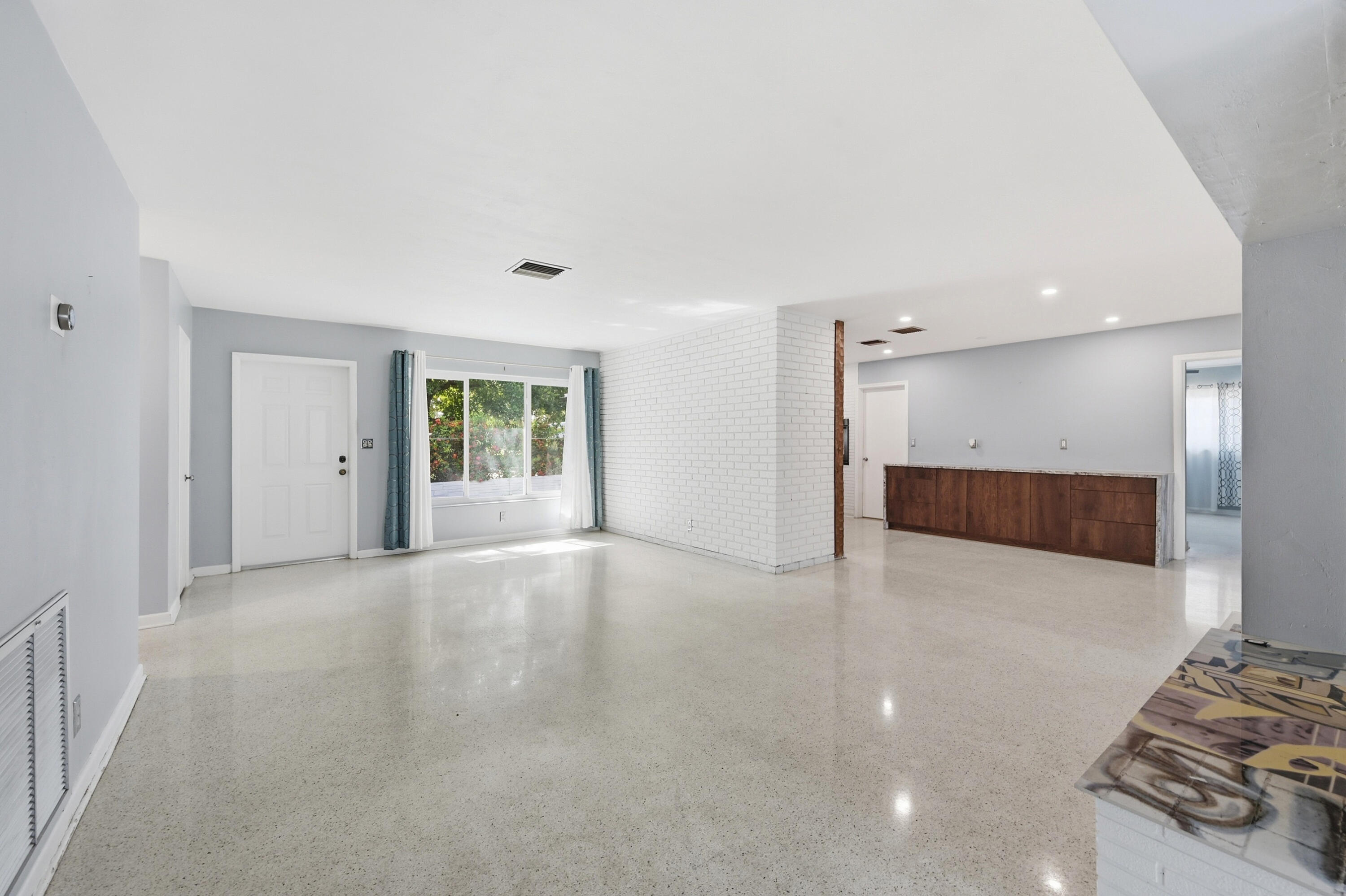 370 SW 13th Street