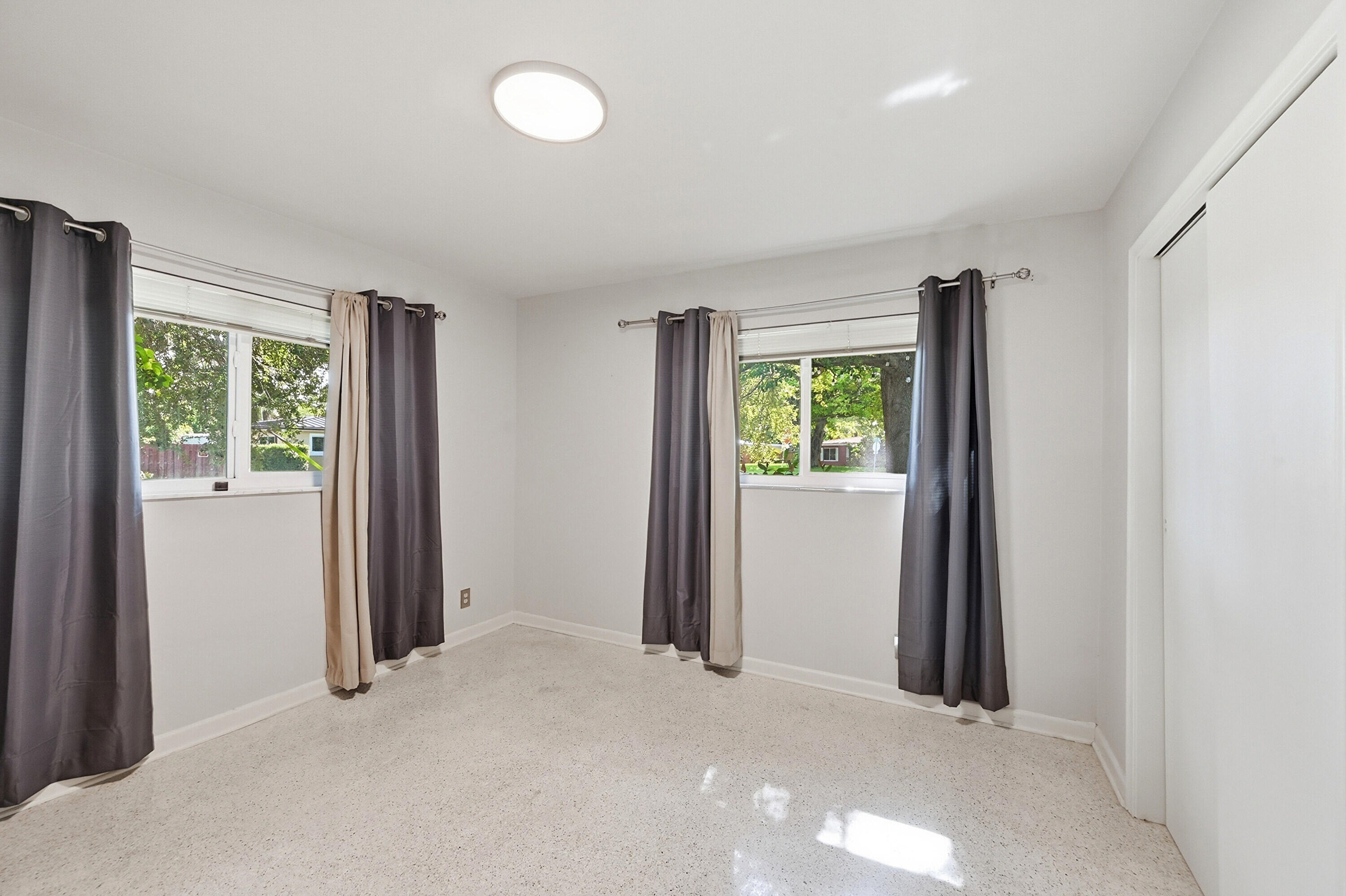 370 SW 13th Street