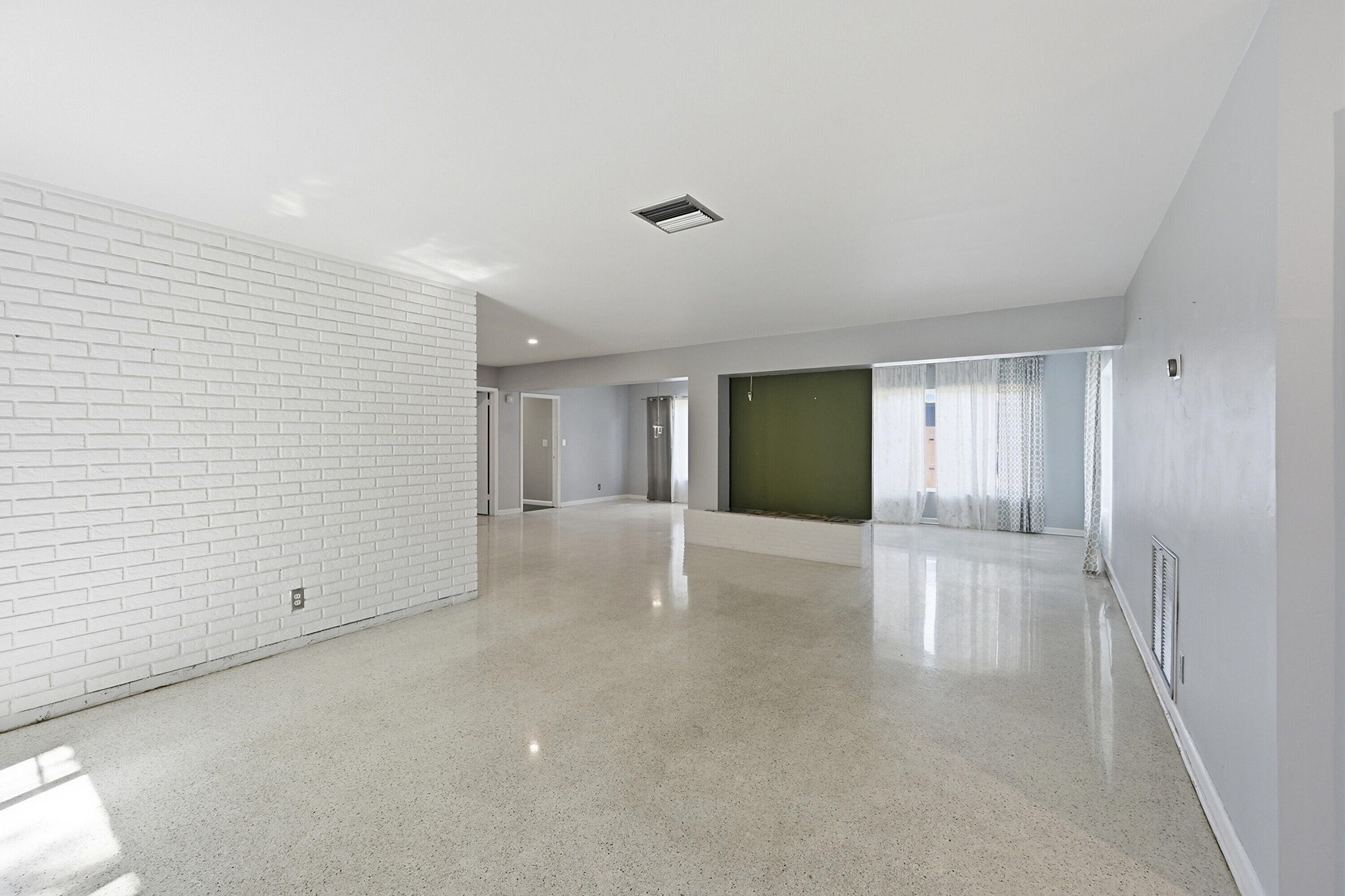 370 SW 13th Street