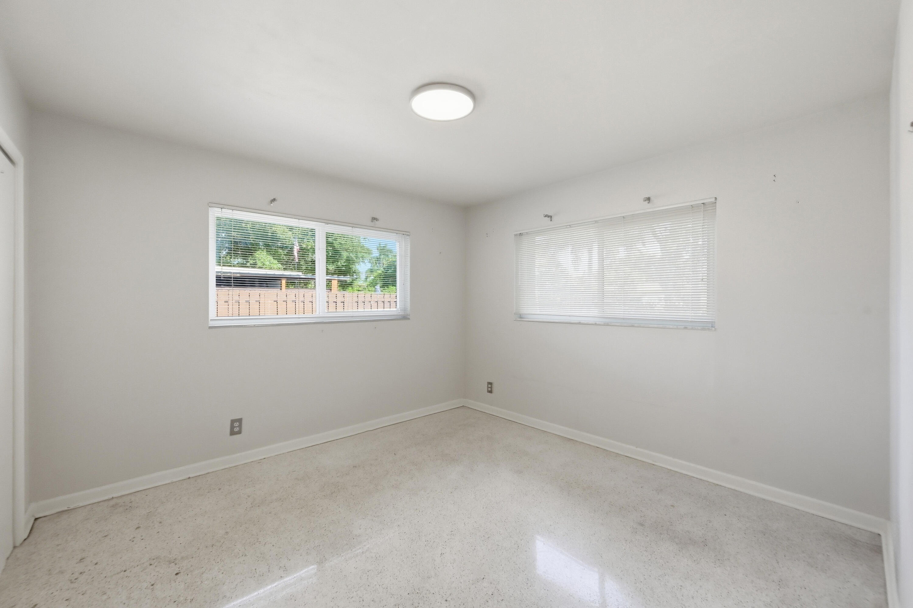 370 SW 13th Street