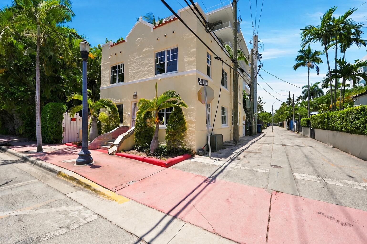 927 SW 4th Street